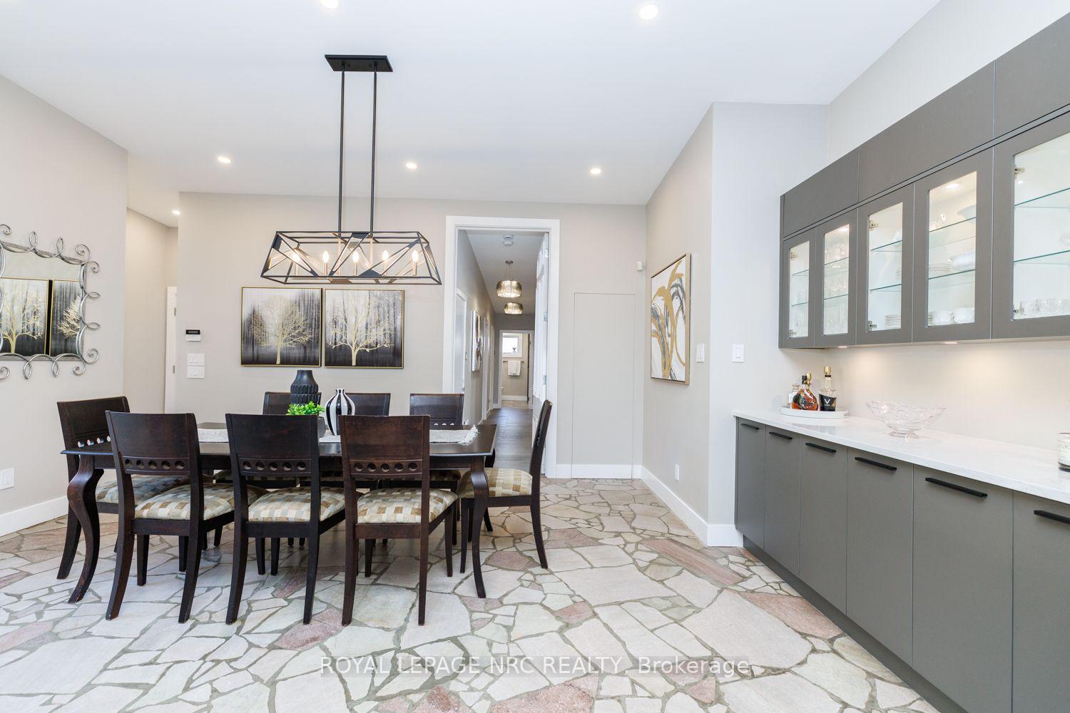 Photo 26 of 100 Marsdale Drive, St. Catharines, Glendale/Glenridge — HOMEH
