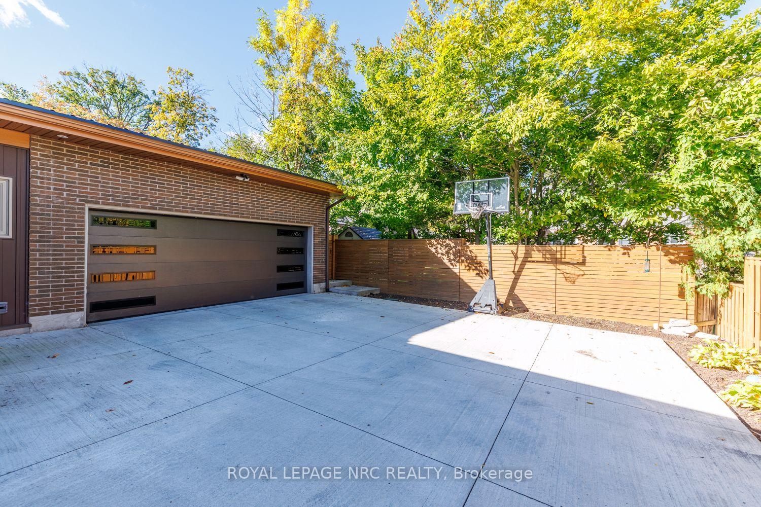Photo 42 of 100 Marsdale Drive, St. Catharines, Glendale/Glenridge — HOMEH