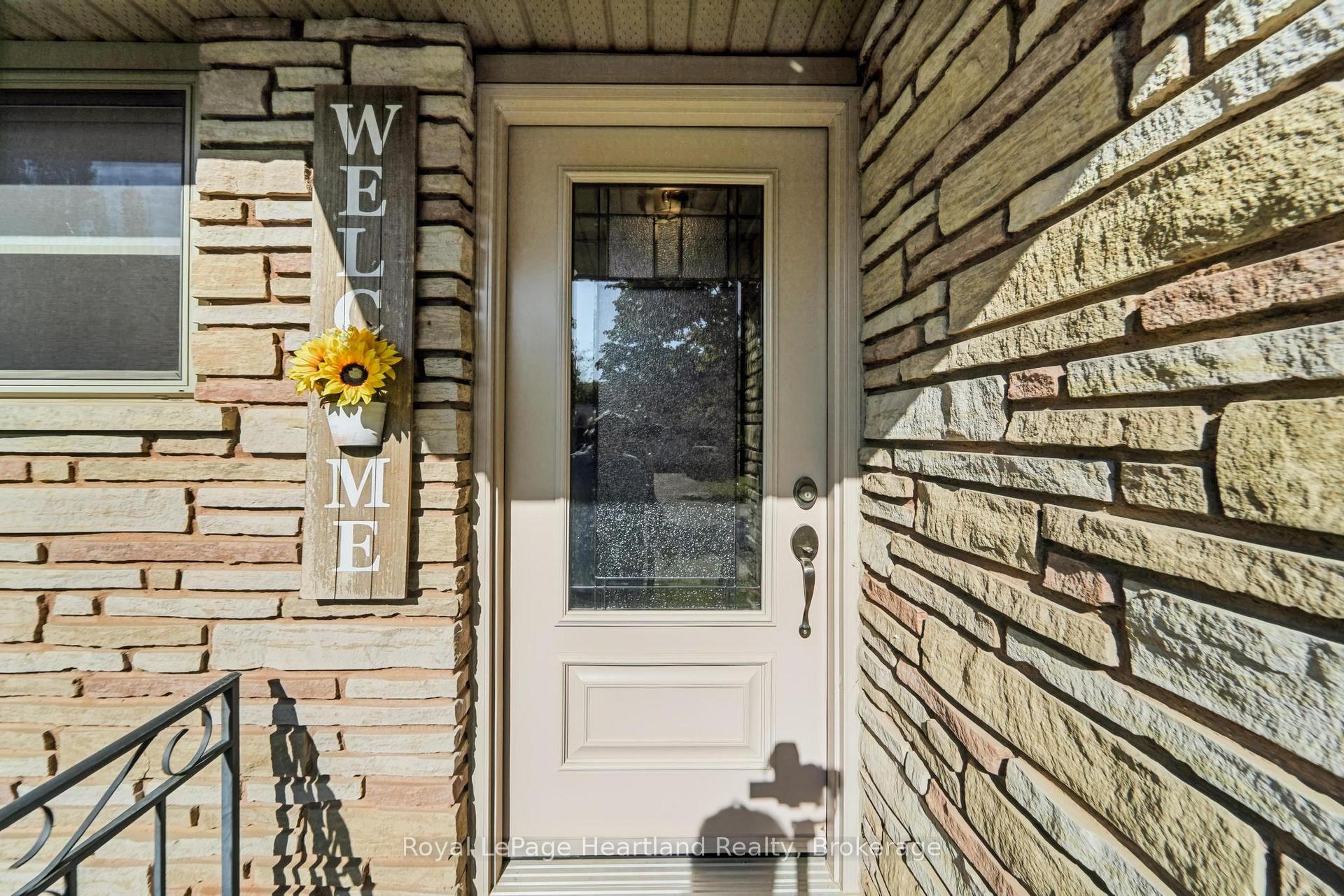 Photo 3 of 107 Mary Street, Central Huron, Clinton — HOMEH