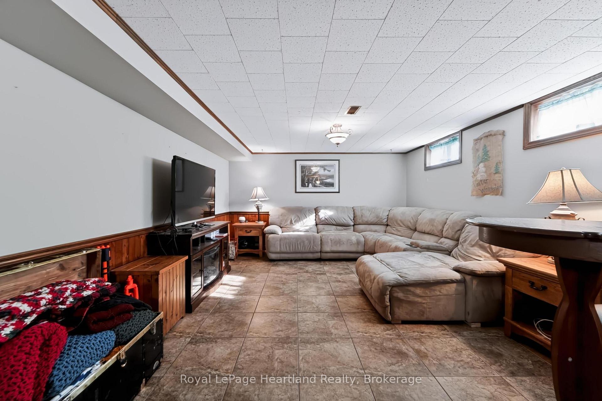Photo 23 of 107 Mary Street, Central Huron, Clinton — HOMEH