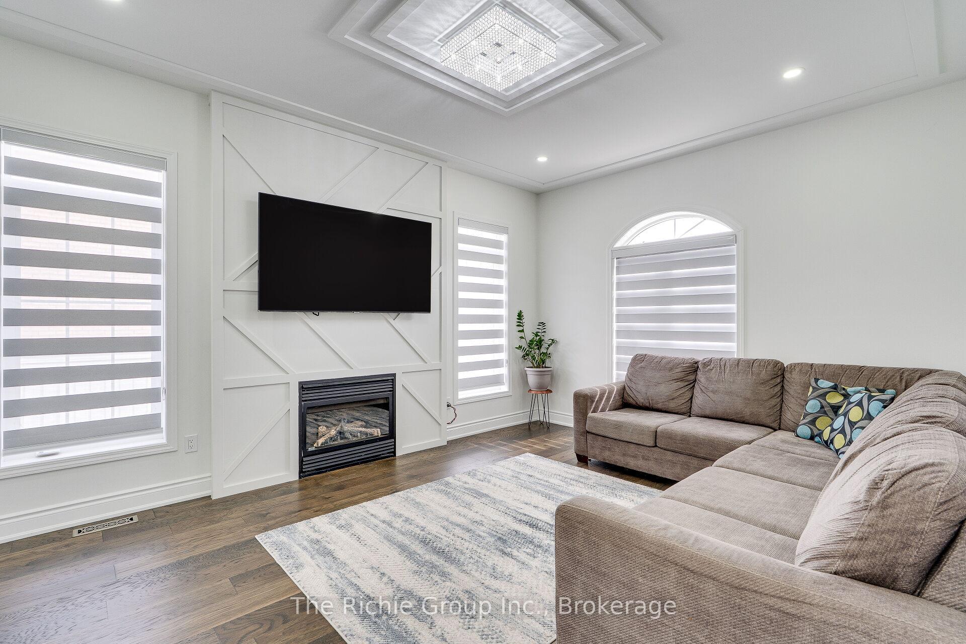 Photo 10 of 59 Tarquini Crescent, Caledon, Bolton West — HOMEH