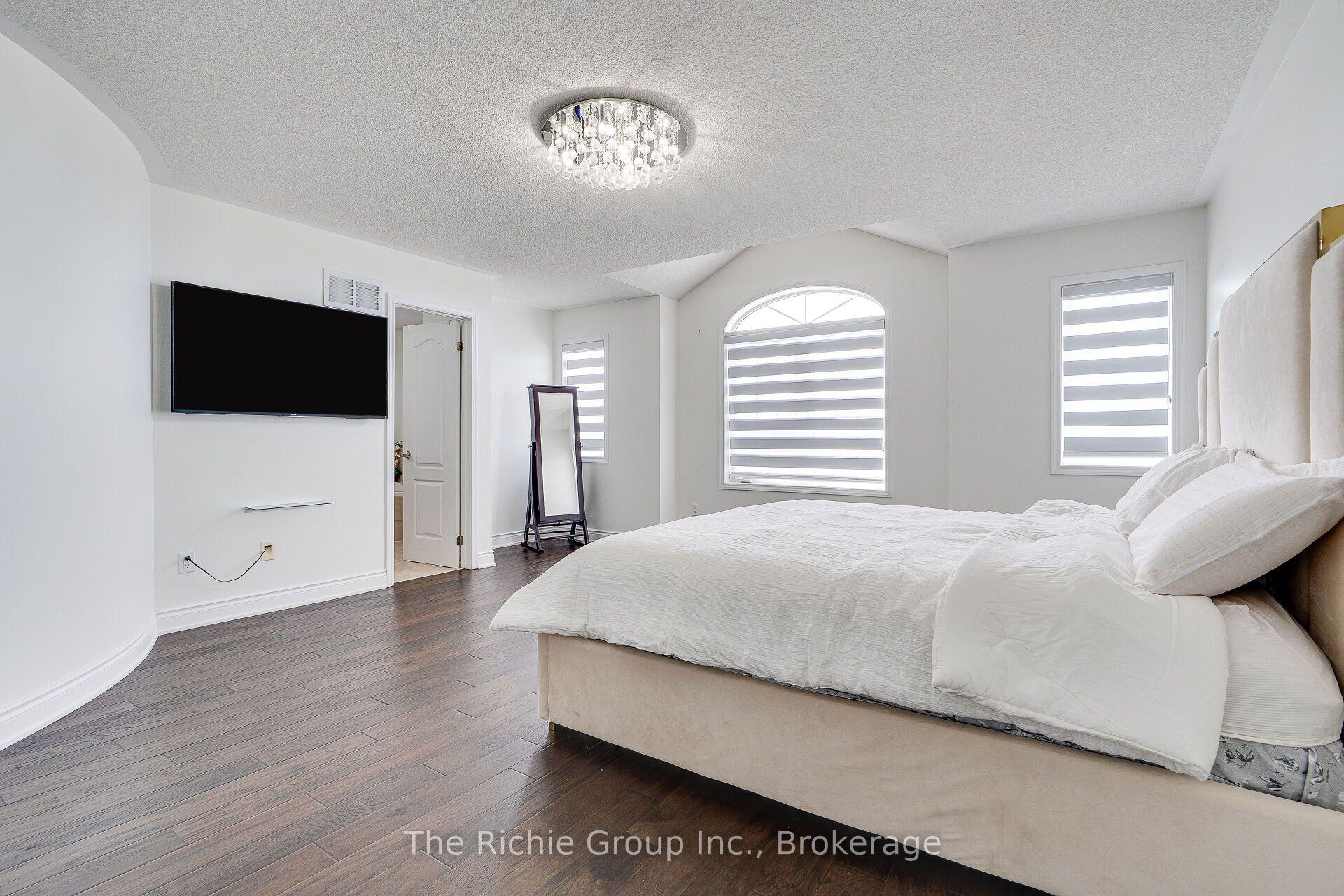 Photo 12 of 59 Tarquini Crescent, Caledon, Bolton West — HOMEH