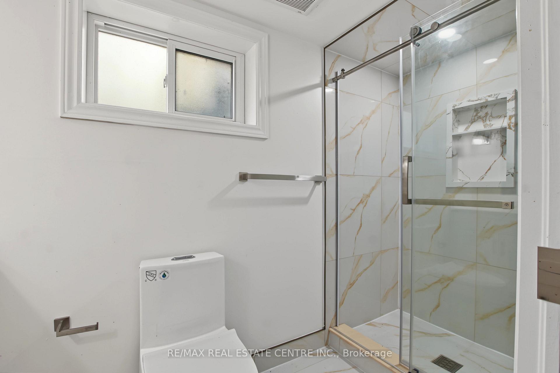 Photo 7 of 143 Elgin Crescent, Waterloo, Lincoln Heights — HOMEH