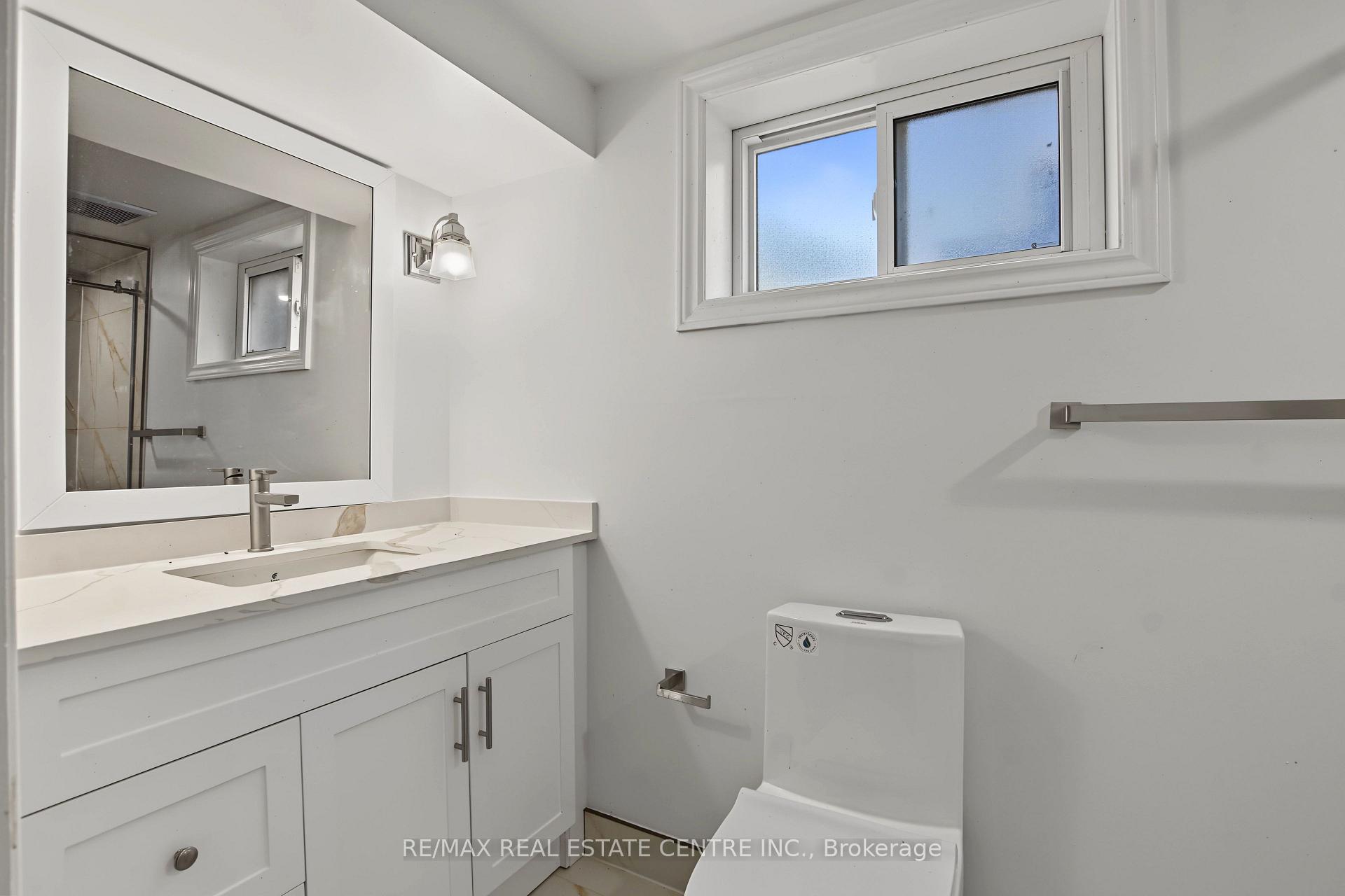 Photo 8 of 143 Elgin Crescent, Waterloo, Lincoln Heights — HOMEH