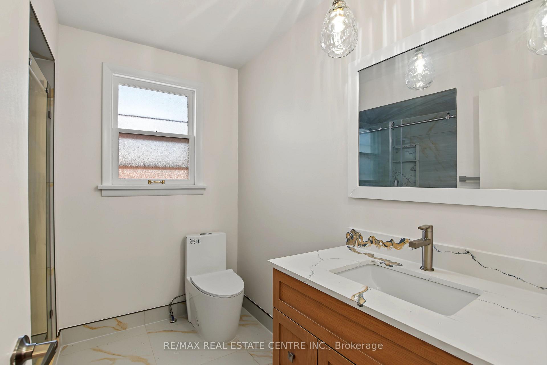 Photo 9 of 143 Elgin Crescent, Waterloo, Lincoln Heights — HOMEH