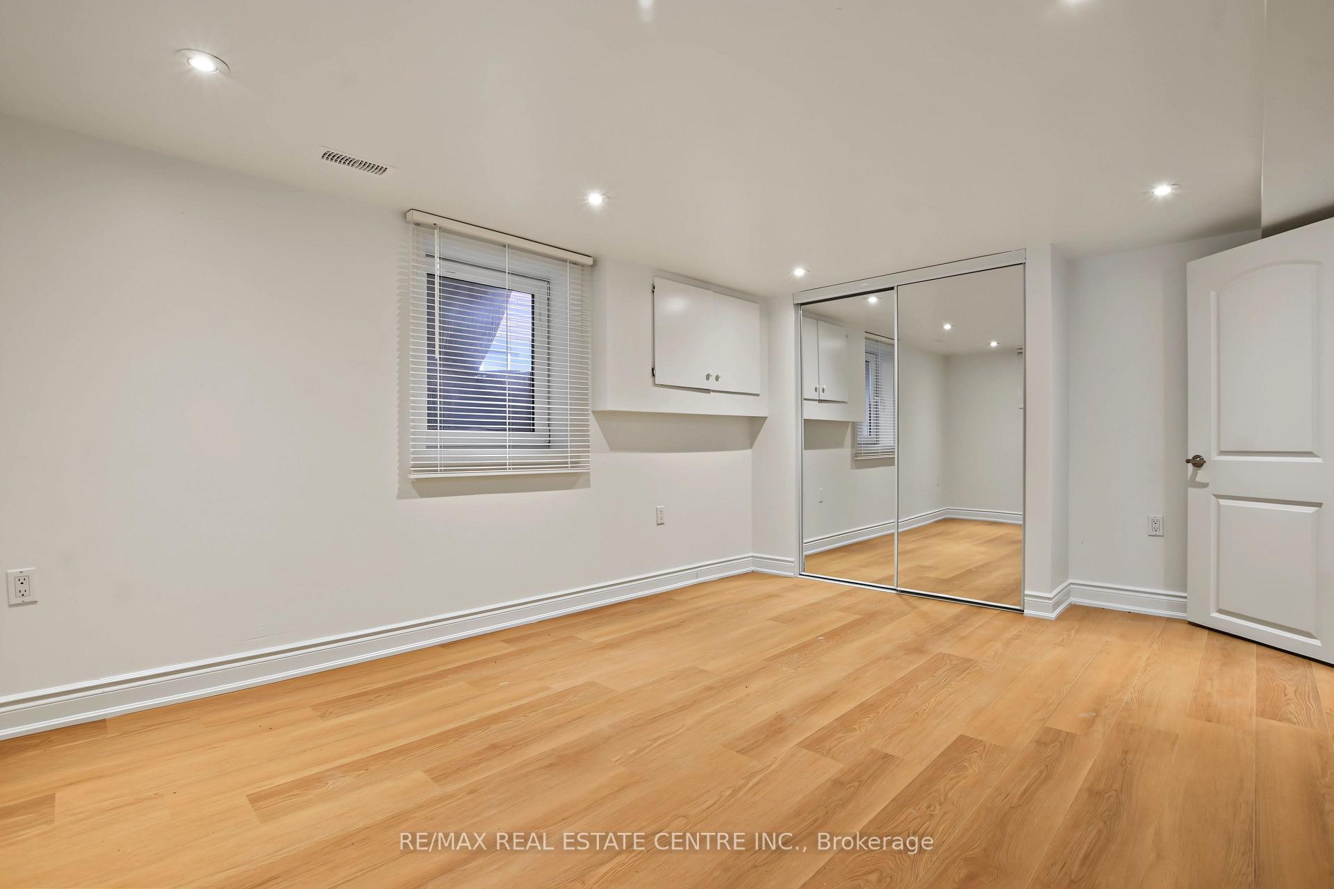 Photo 13 of 143 Elgin Crescent, Waterloo, Lincoln Heights — HOMEH