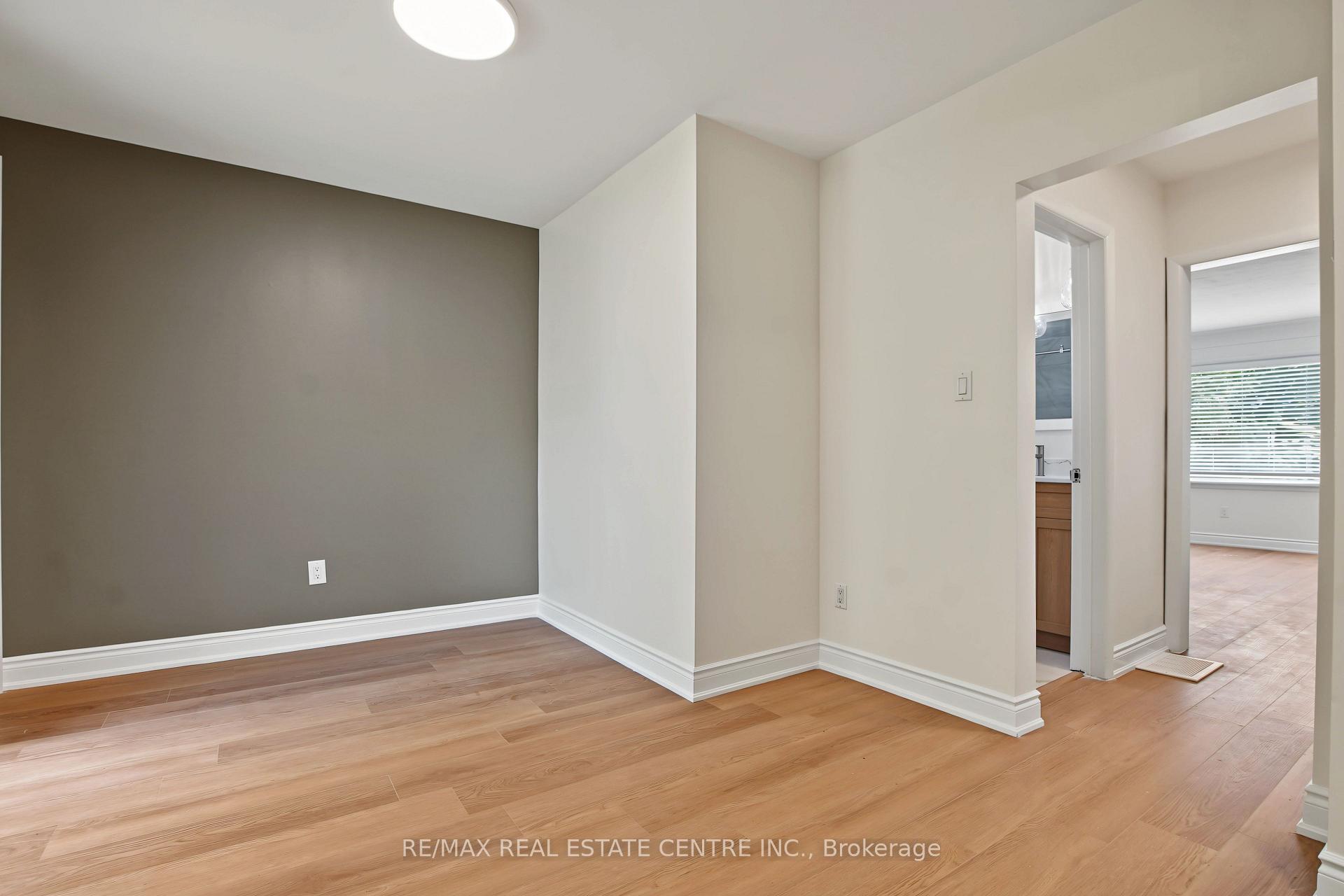 Photo 23 of 143 Elgin Crescent, Waterloo, Lincoln Heights — HOMEH