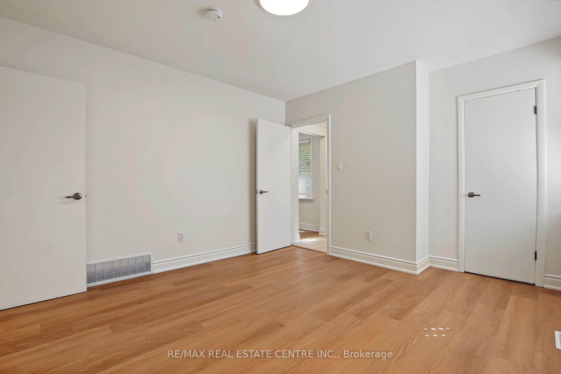 Photo 24 of 143 Elgin Crescent, Waterloo, Lincoln Heights — HOMEH