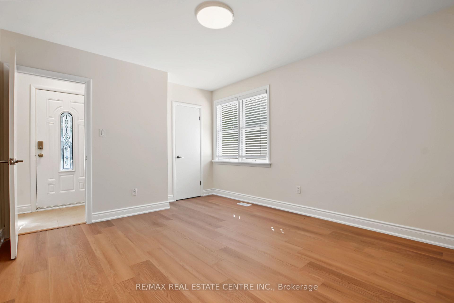 Photo 26 of 143 Elgin Crescent, Waterloo, Lincoln Heights — HOMEH