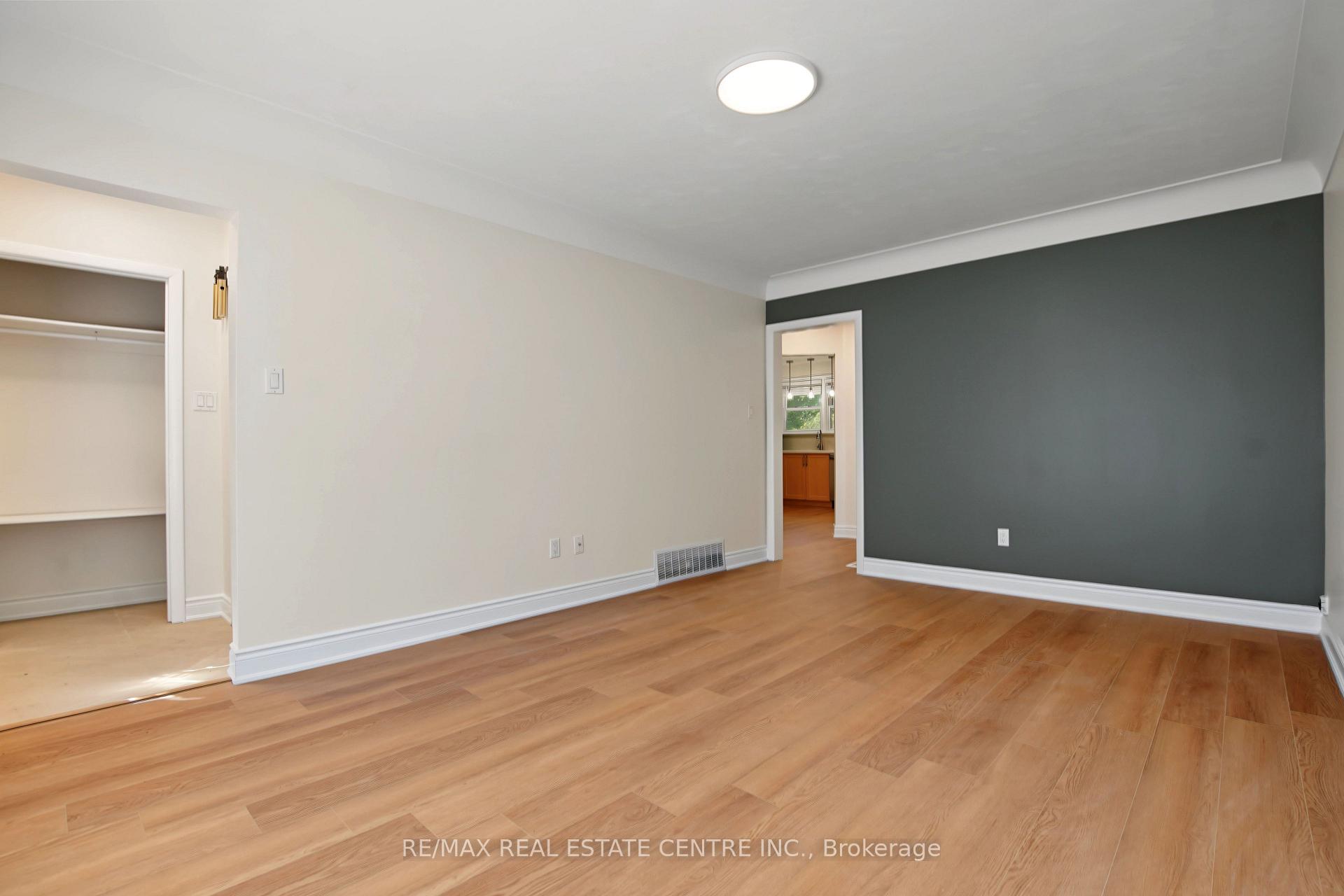 Photo 27 of 143 Elgin Crescent, Waterloo, Lincoln Heights — HOMEH