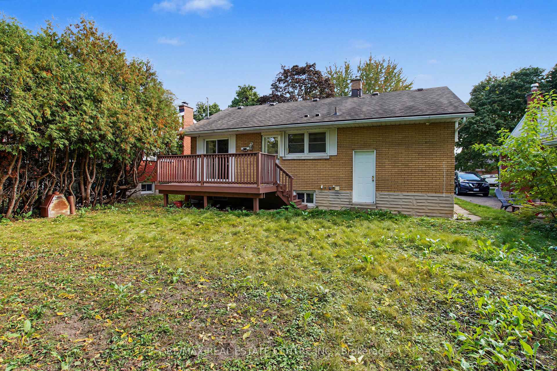 Photo 29 of 143 Elgin Crescent, Waterloo, Lincoln Heights — HOMEH