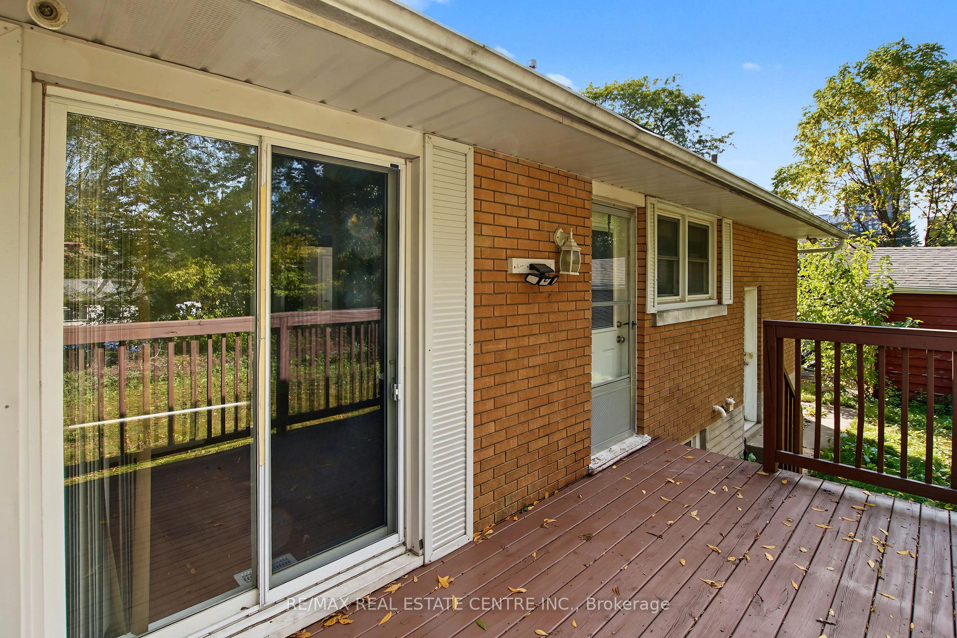 Photo 32 of 143 Elgin Crescent, Waterloo, Lincoln Heights — HOMEH