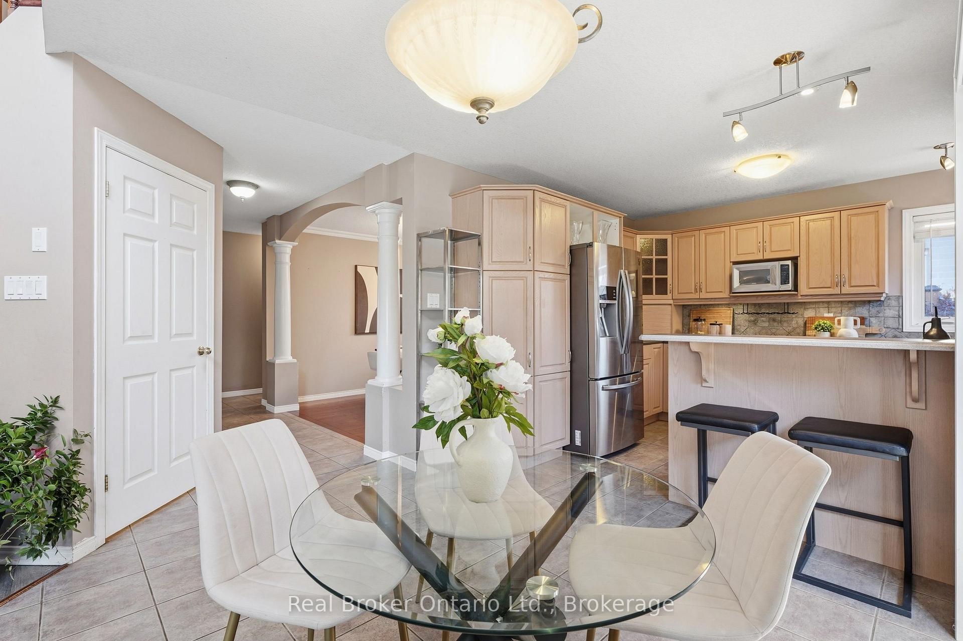 Photo 12 of 225 Summerfield Drive, Guelph, Pineridge/Westminster Woods — HOMEH