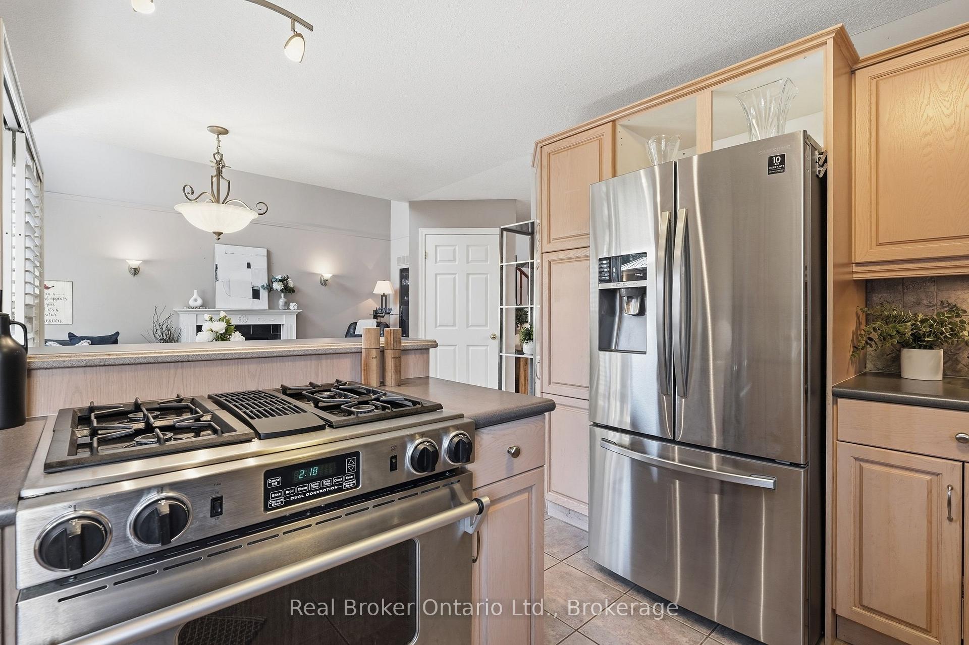 Photo 16 of 225 Summerfield Drive, Guelph, Pineridge/Westminster Woods — HOMEH