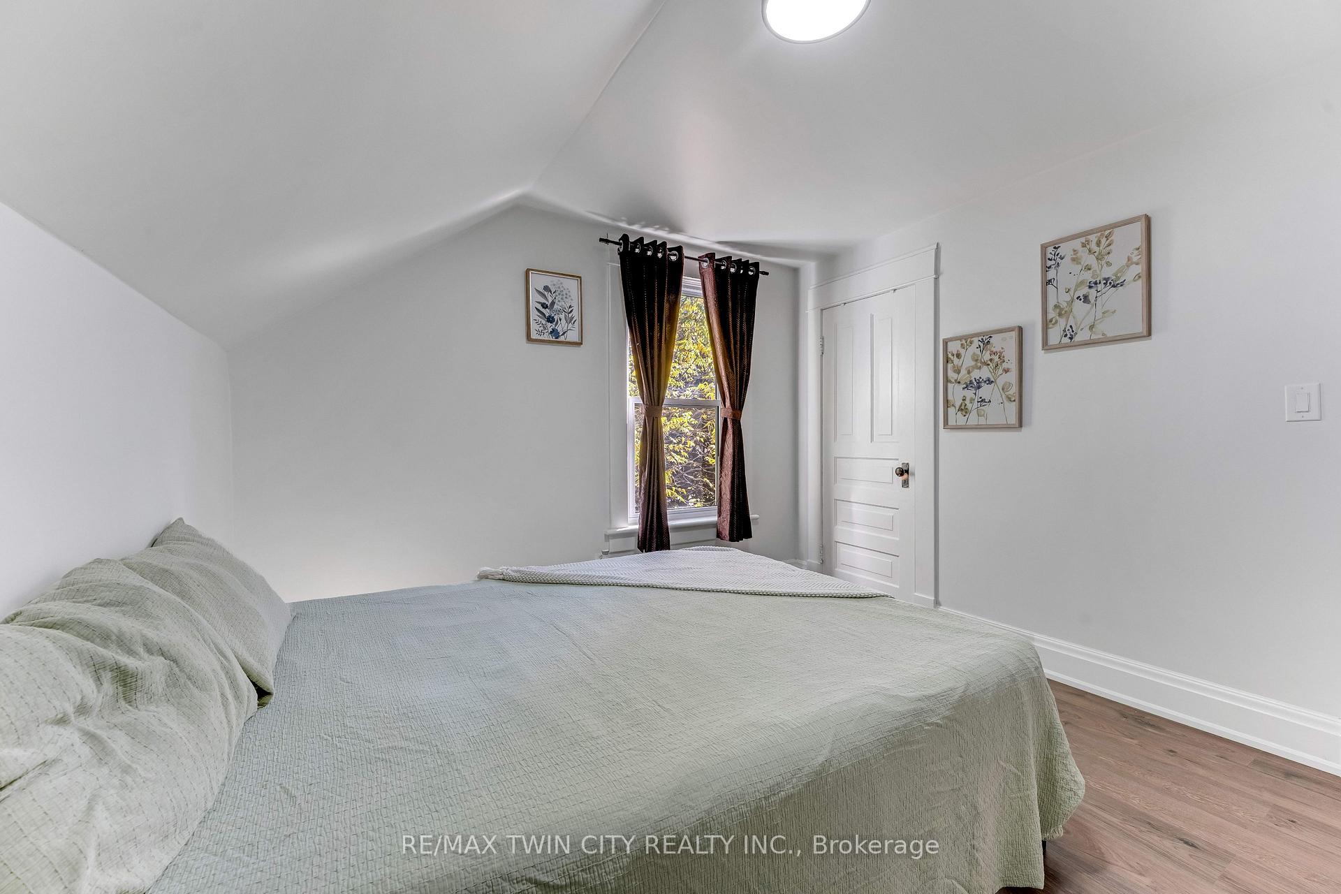 Photo 33 of 116 Victoria Avenue, Cambridge, Southwood - Kinbridge — HOMEH