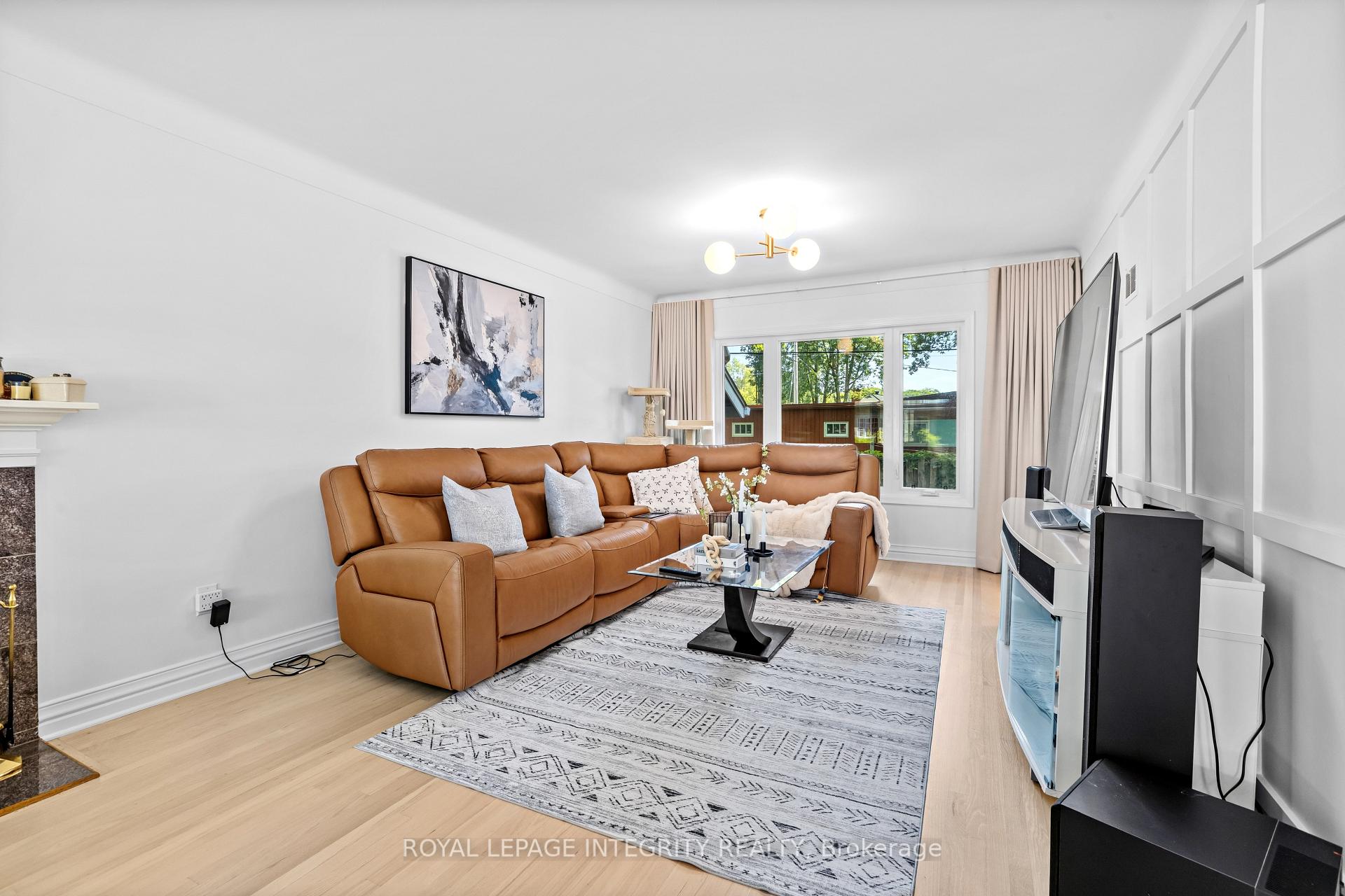 Photo 8 of 2183 Woodcrest Road, Ottawa, Alta Vista/Faircrest Heights — HOMEH
