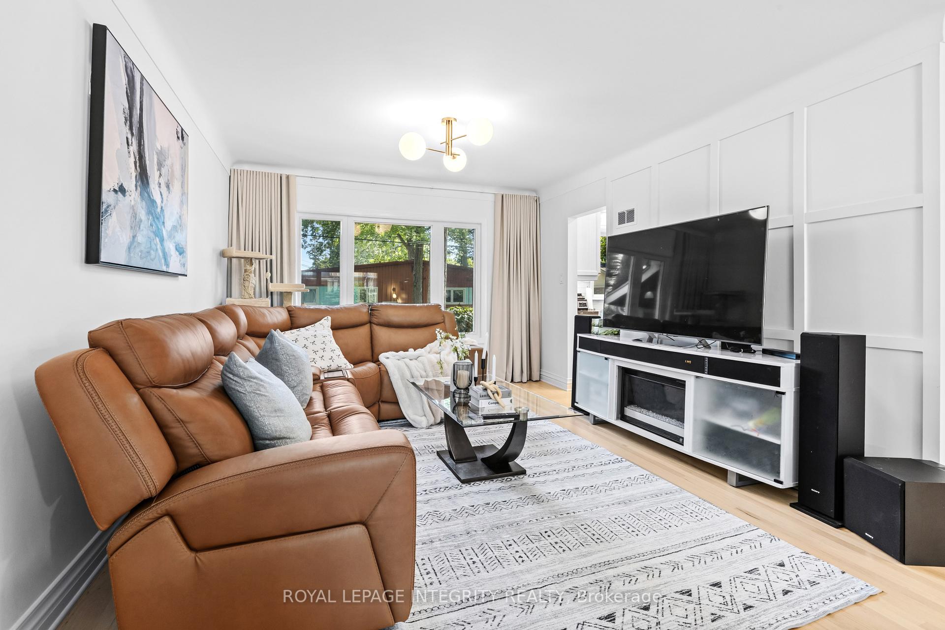 Photo 9 of 2183 Woodcrest Road, Ottawa, Alta Vista/Faircrest Heights — HOMEH