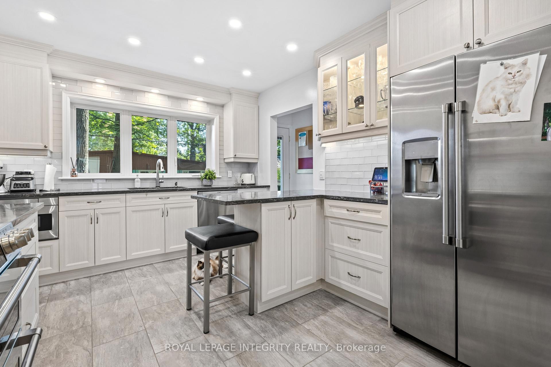 Photo 12 of 2183 Woodcrest Road, Ottawa, Alta Vista/Faircrest Heights — HOMEH