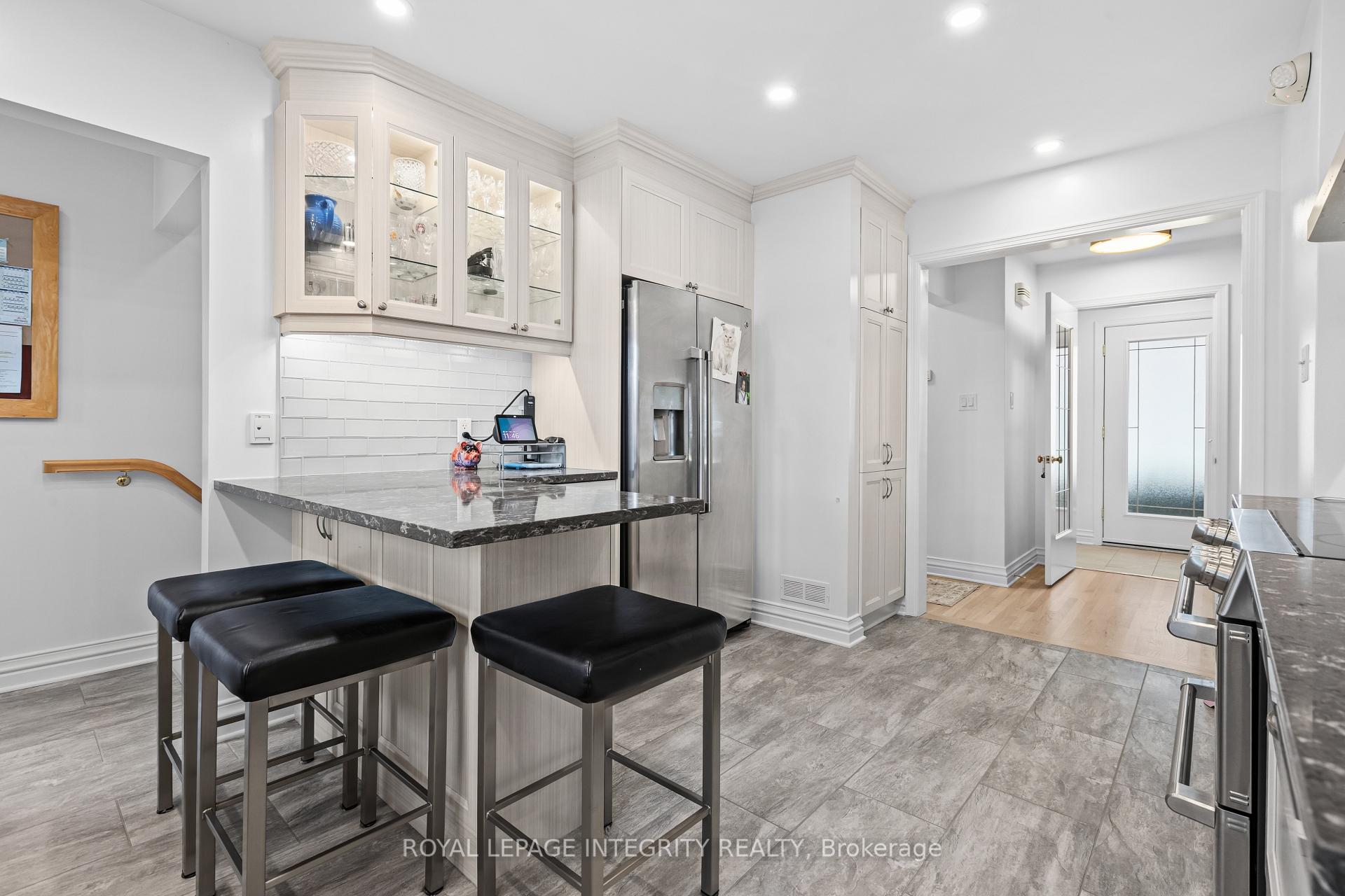 Photo 15 of 2183 Woodcrest Road, Ottawa, Alta Vista/Faircrest Heights — HOMEH