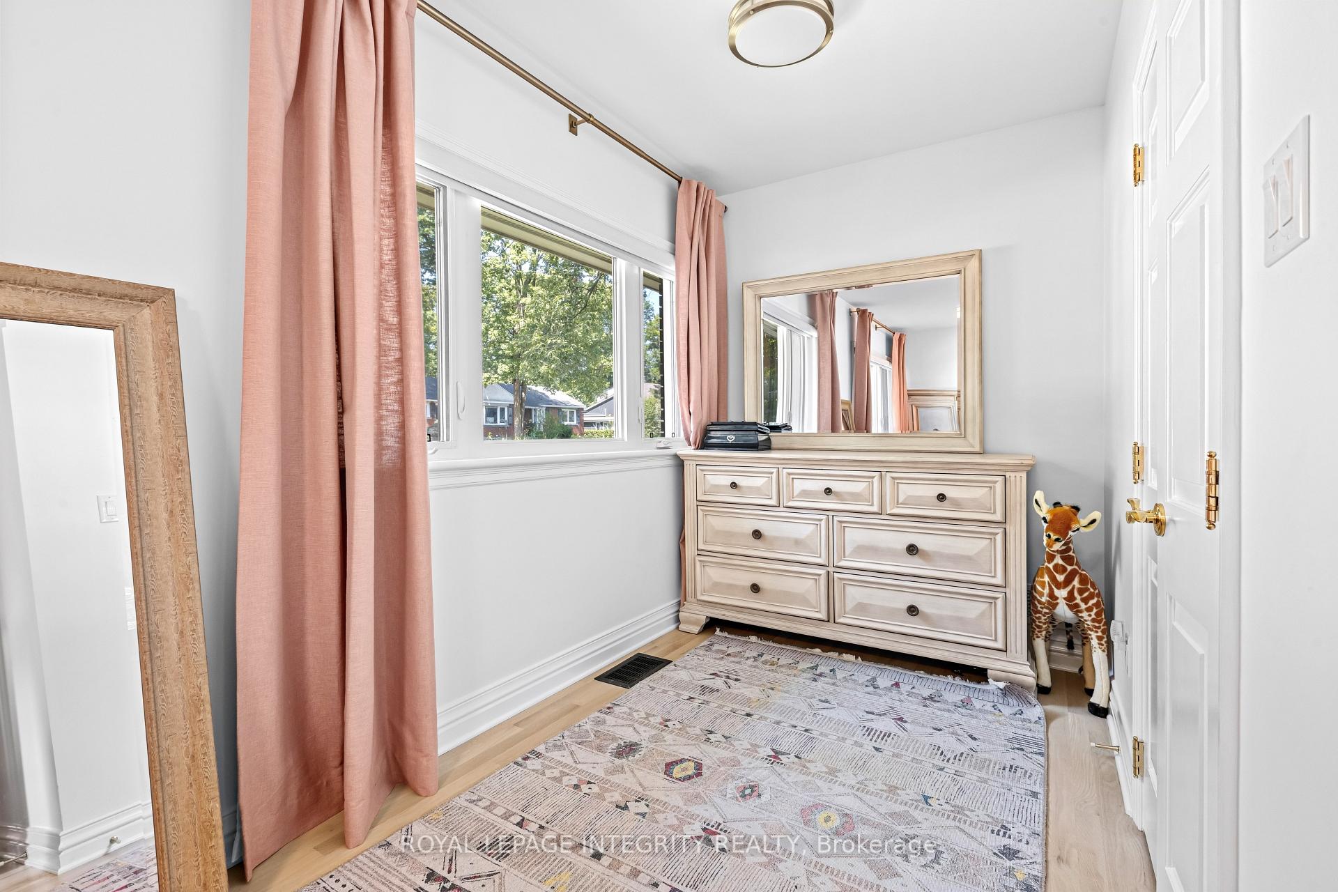 Photo 19 of 2183 Woodcrest Road, Ottawa, Alta Vista/Faircrest Heights — HOMEH