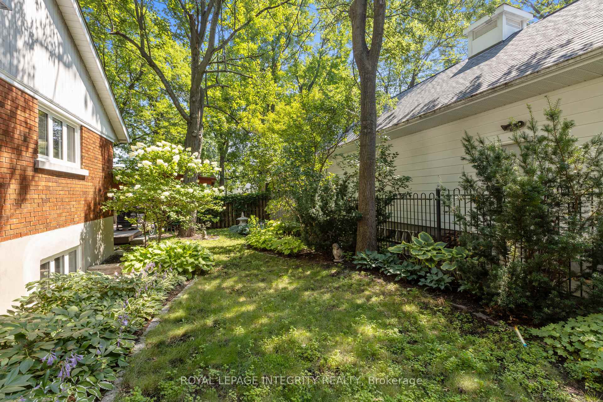 Photo 35 of 2183 Woodcrest Road, Ottawa, Alta Vista/Faircrest Heights — HOMEH