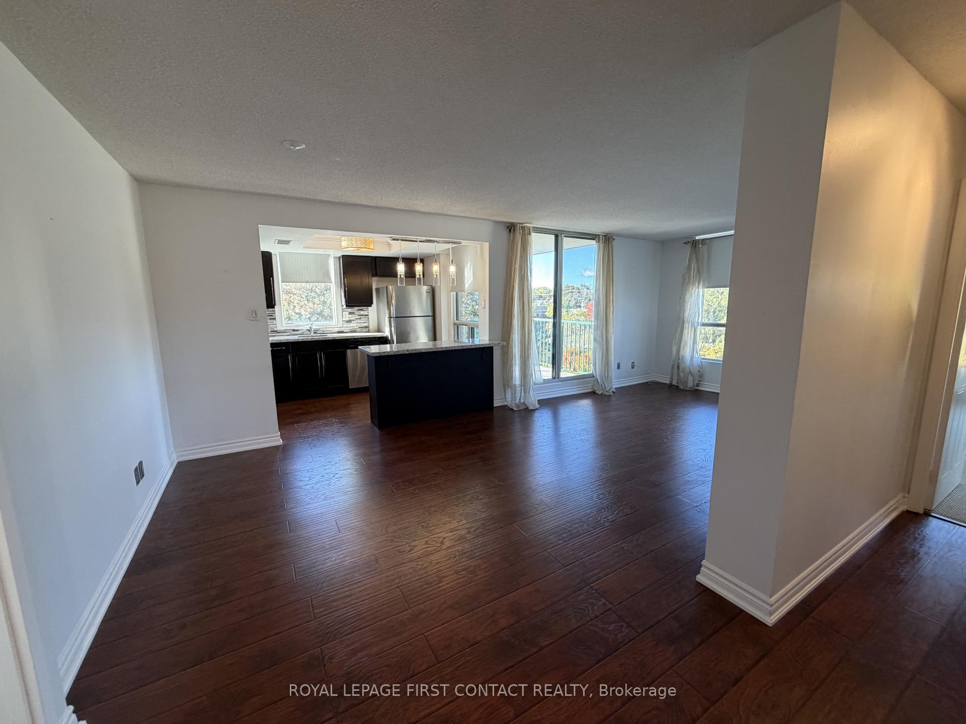Photo 5 of Unit 403, 75 Ellen Street, Barrie, City Centre — HOMEH