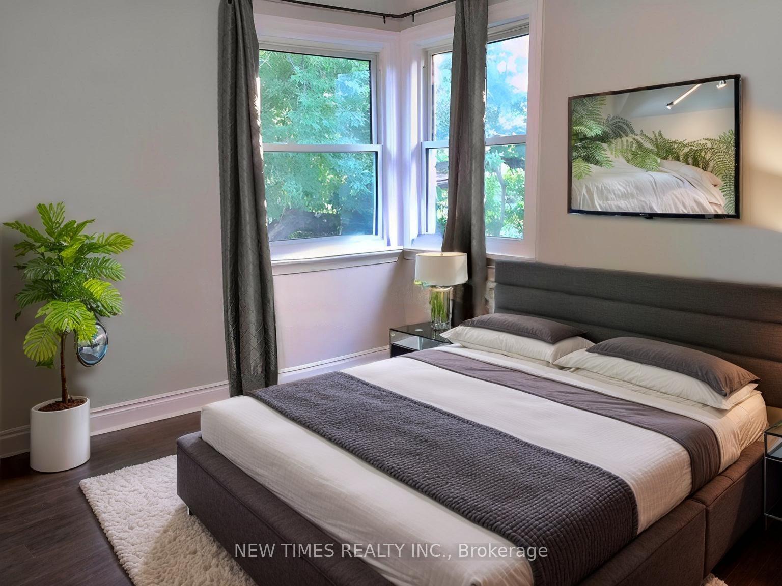 Photo 5 of 190 Glendale Avenue, St. Catharines, Glendale/Glenridge — HOMEH