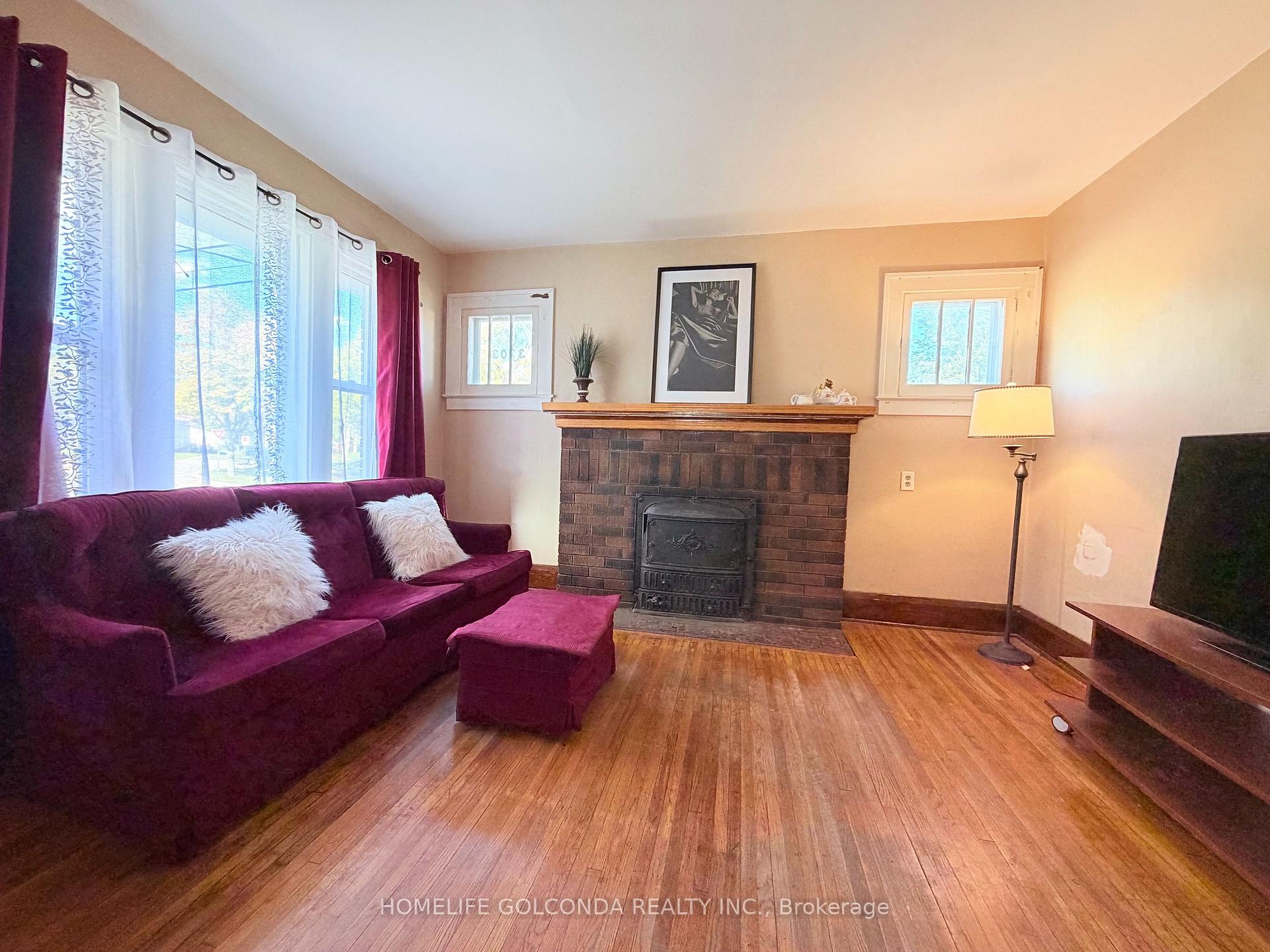 Photo 5 of 3203 Linwood Place, Windsor, Sandwich — HOMEH