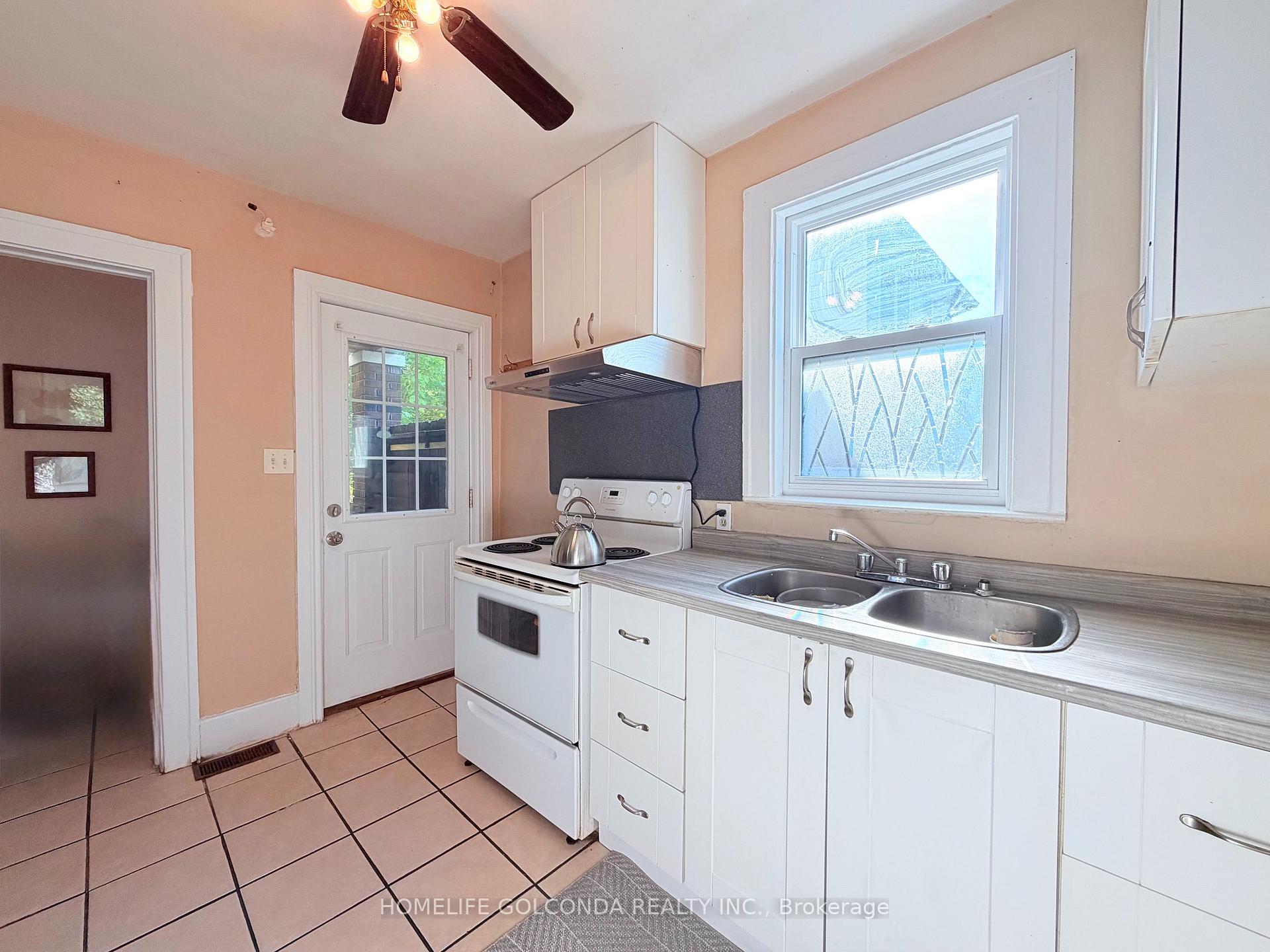 Photo 14 of 3203 Linwood Place, Windsor, Sandwich — HOMEH