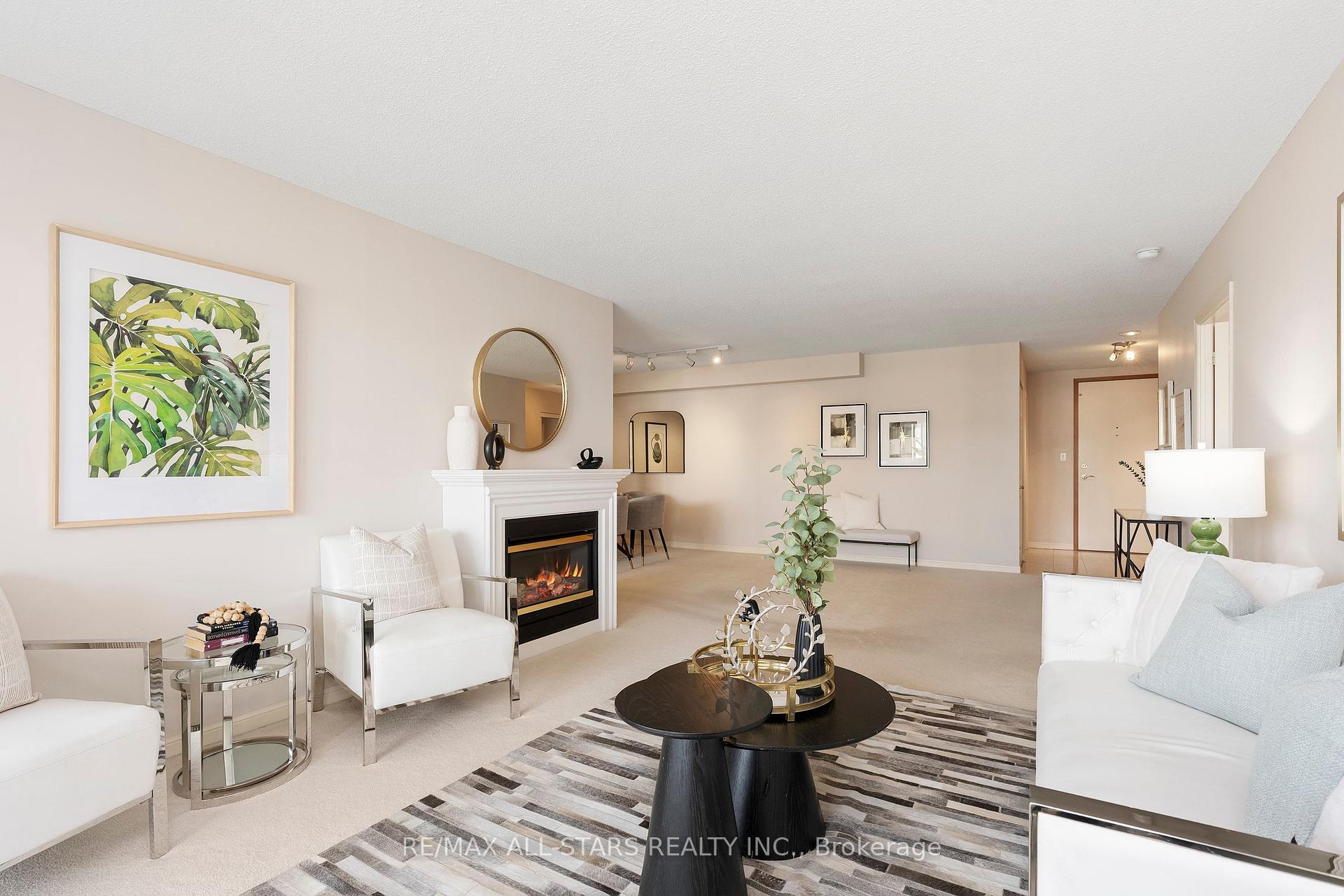 Photo 5 of Unit 1102, 610 Bullock Drive, Markham, Markville — HOMEH
