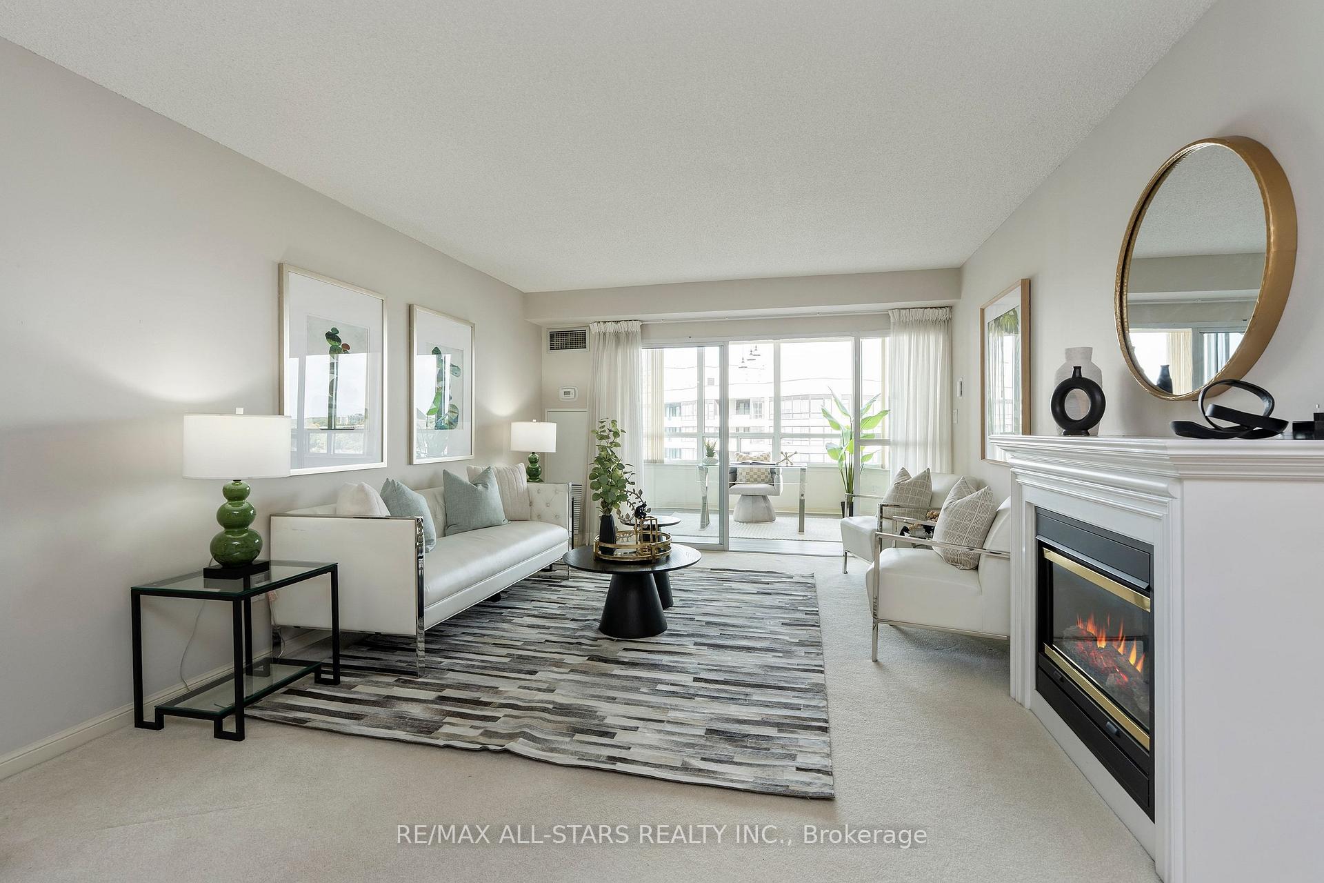Photo 6 of Unit 1102, 610 Bullock Drive, Markham, Markville — HOMEH