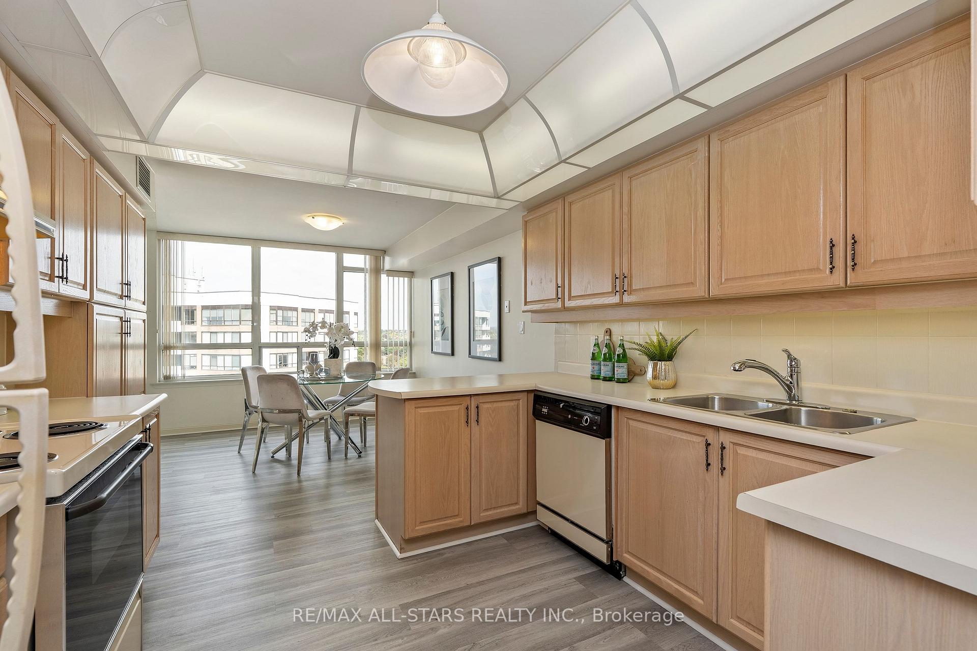 Photo 14 of Unit 1102, 610 Bullock Drive, Markham, Markville — HOMEH