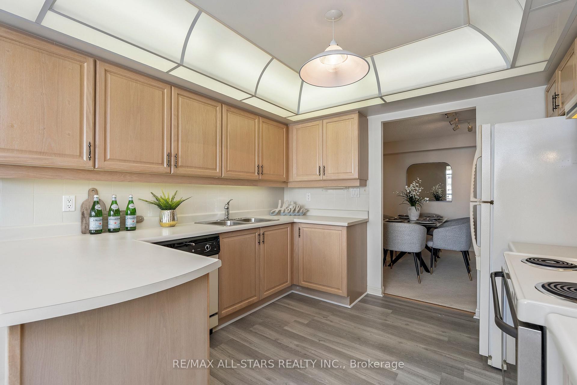 Photo 15 of Unit 1102, 610 Bullock Drive, Markham, Markville — HOMEH