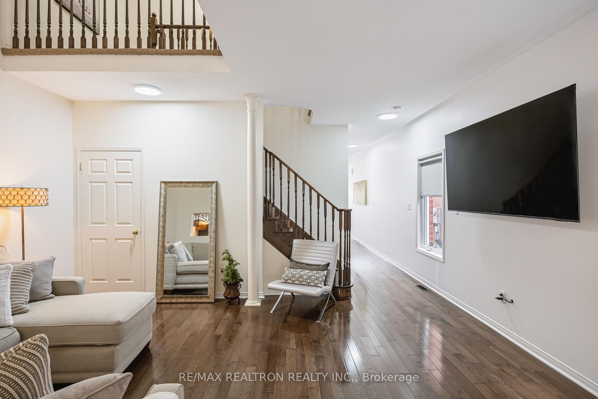 Photo 4 of 98 Heartview Road, Brampton, Sandringham-Wellington — HOMEH
