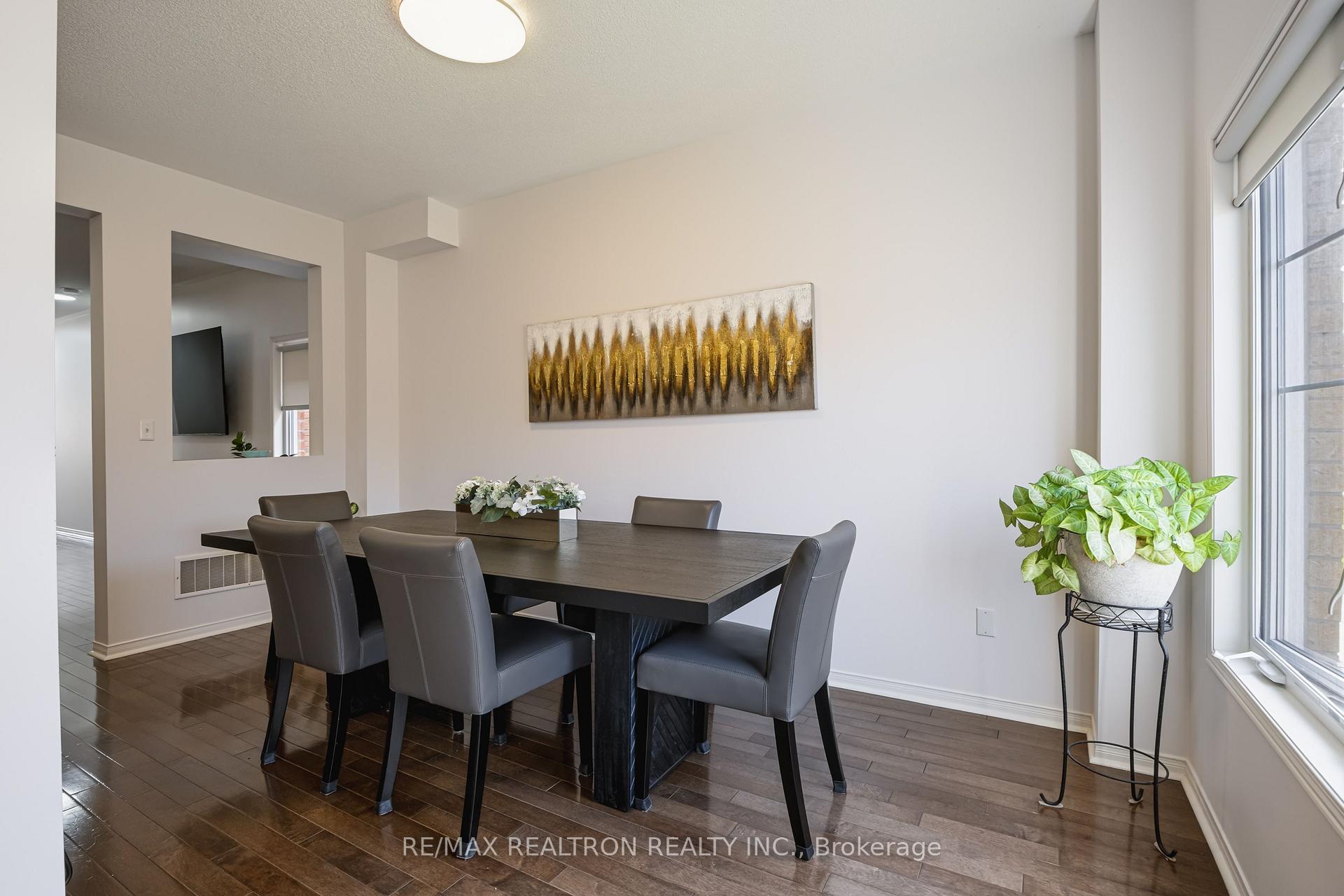 Photo 7 of 98 Heartview Road, Brampton, Sandringham-Wellington — HOMEH