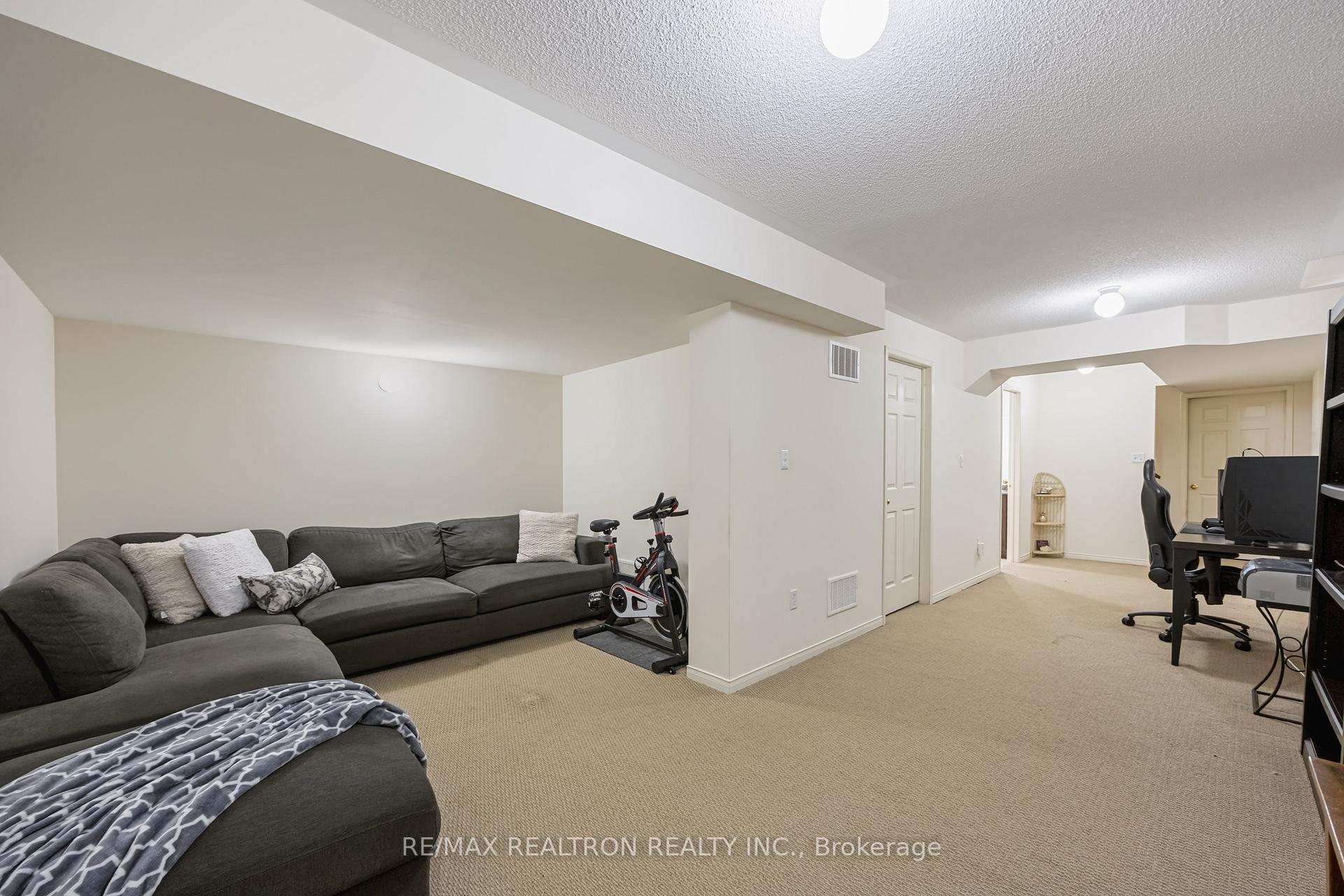 Photo 18 of 98 Heartview Road, Brampton, Sandringham-Wellington — HOMEH