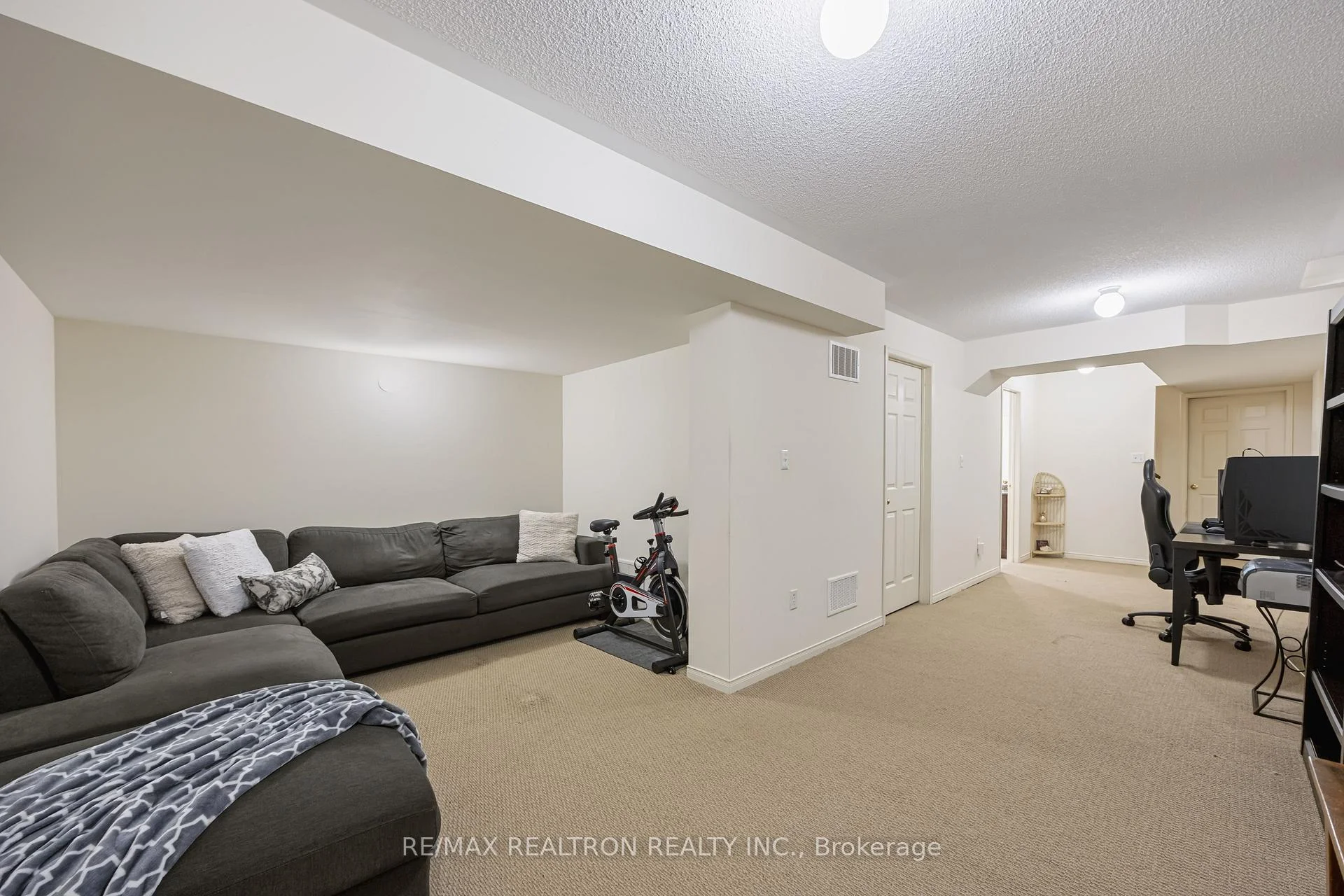 Photo 16 of 98 Heartview Road, Brampton, Sandringham-Wellington — HOMEH
