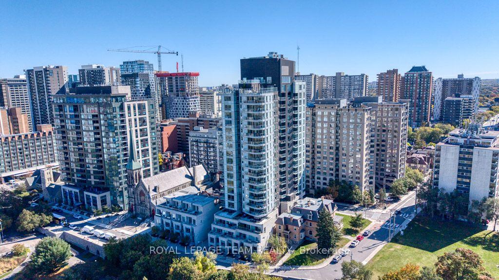 Photo of Unit 1902, 428 Sparks Street
