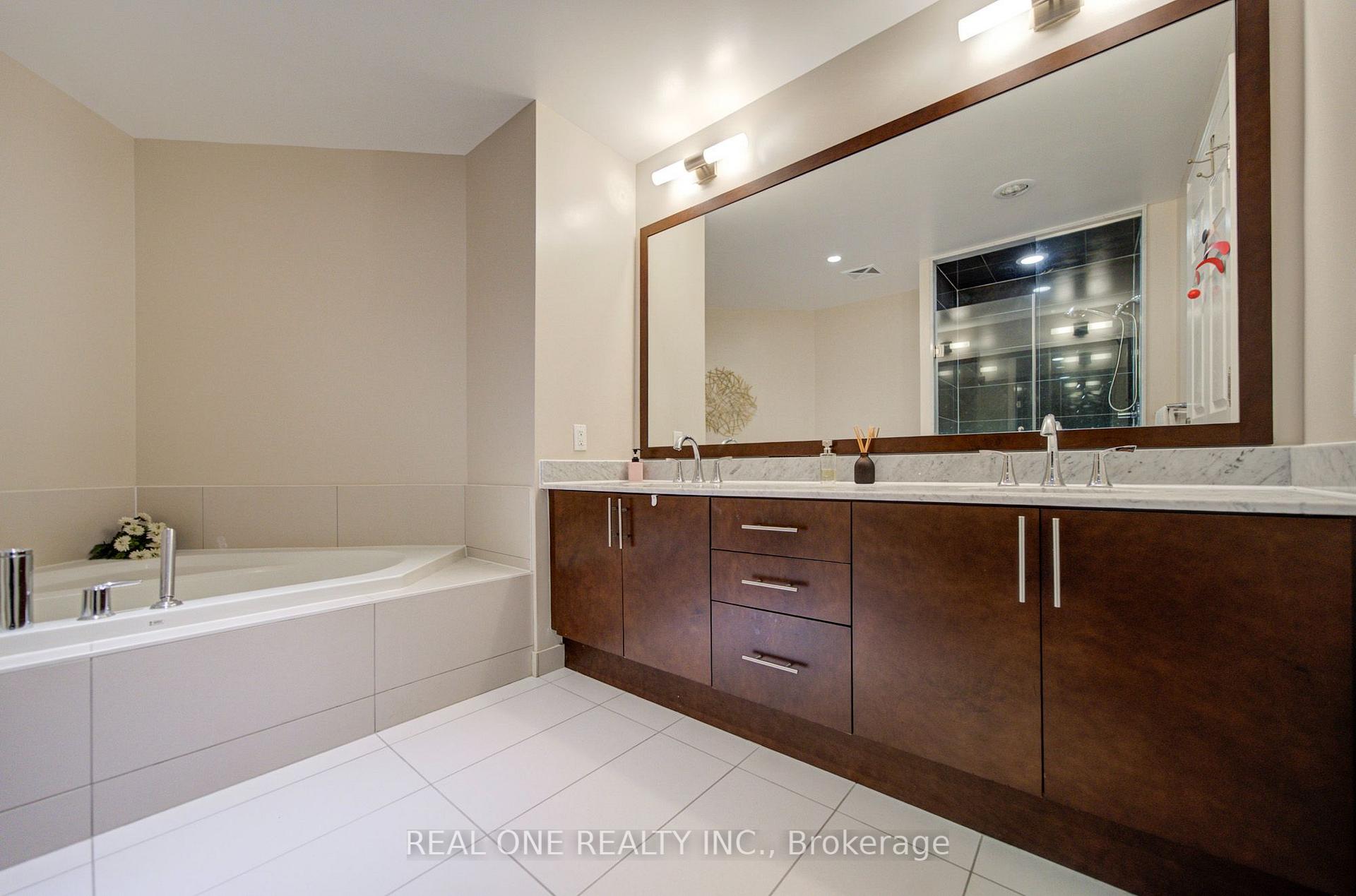 Photo 18 of Unit Ph55, 23 Cox Boulevard, Markham, Unionville — HOMEH