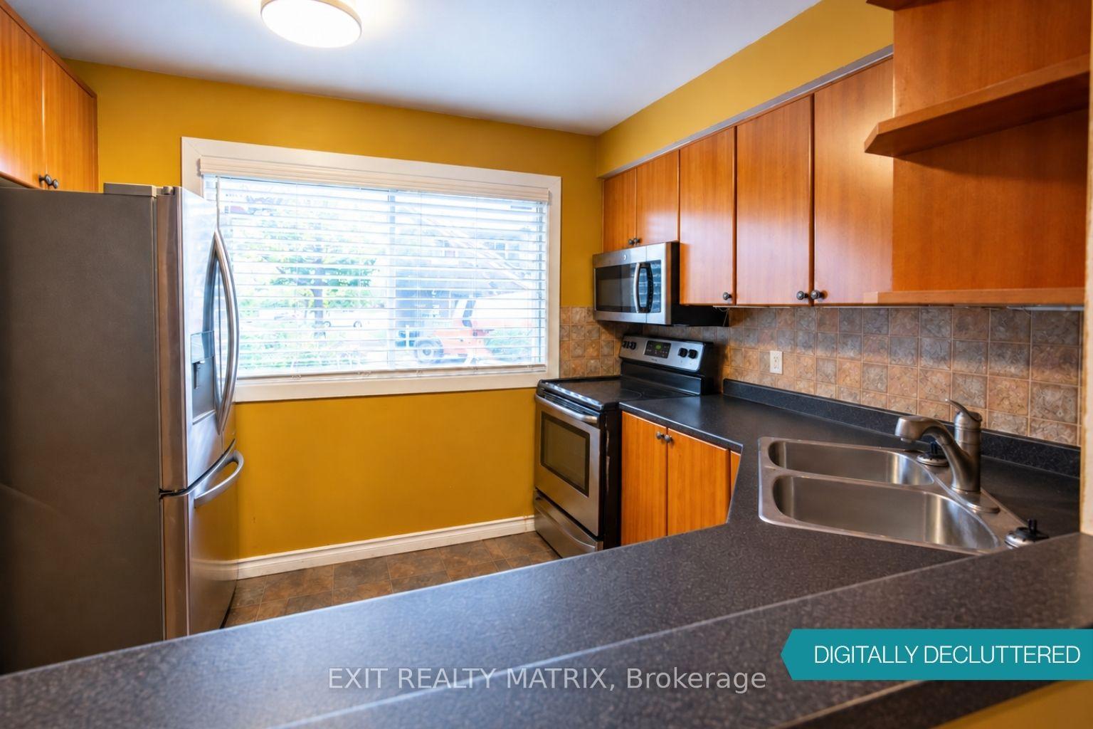 Photo 3 of 3006 Fairlea Crescent, Ottawa, Heron Gate/Industrial Park — HOMEH