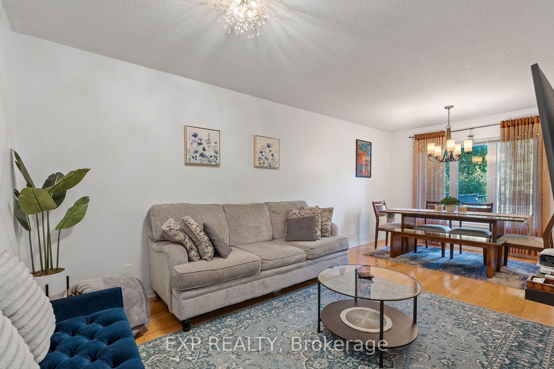 Photo 3 of 122 Markland Crescent, Ottawa, Barrhaven East — HOMEH