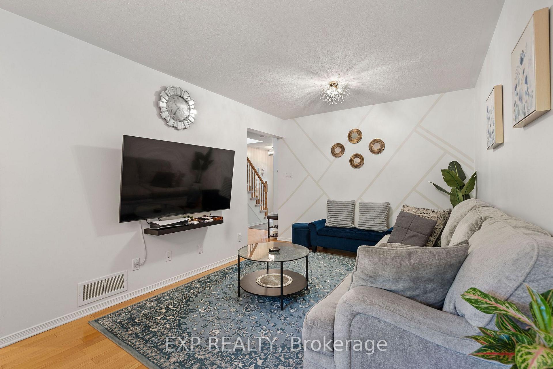 Photo 5 of 122 Markland Crescent, Ottawa, Barrhaven East — HOMEH