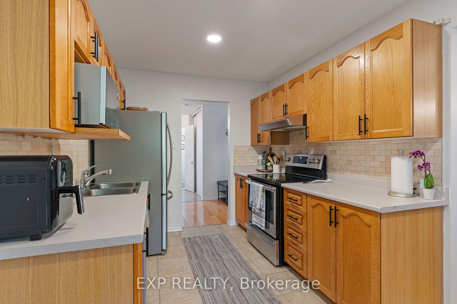 Photo 7 of 122 Markland Crescent, Ottawa, Barrhaven East — HOMEH