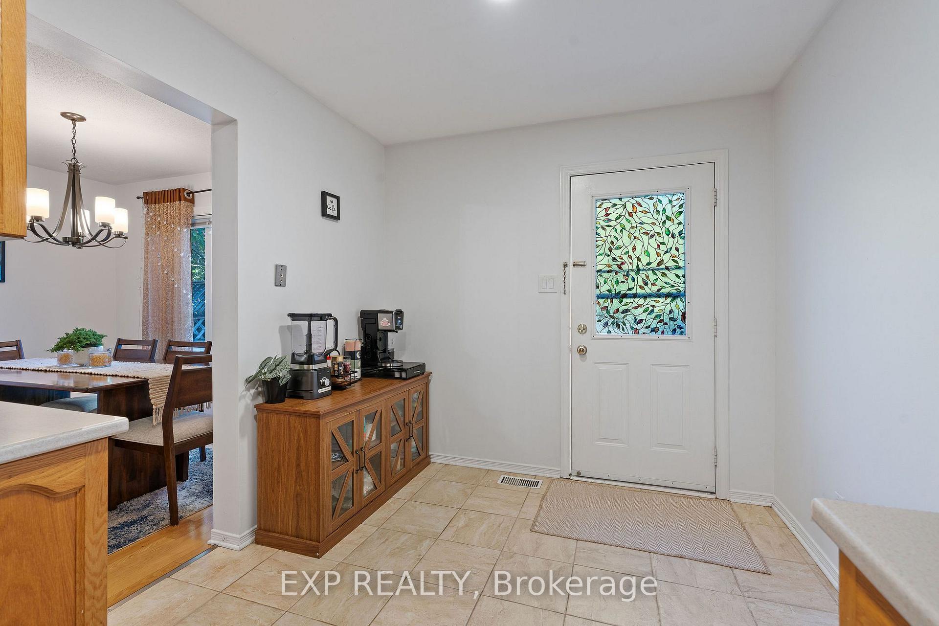Photo 10 of 122 Markland Crescent, Ottawa, Barrhaven East — HOMEH