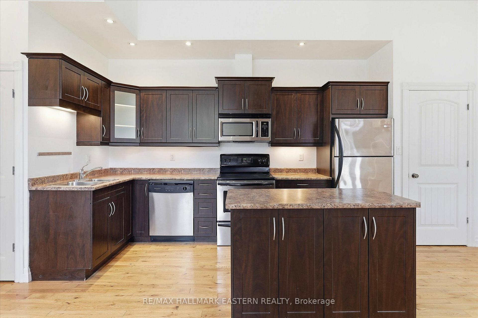 Photo 10 of Unit #2, 760 George Street, Peterborough, Northcrest Ward 5 — HOMEH