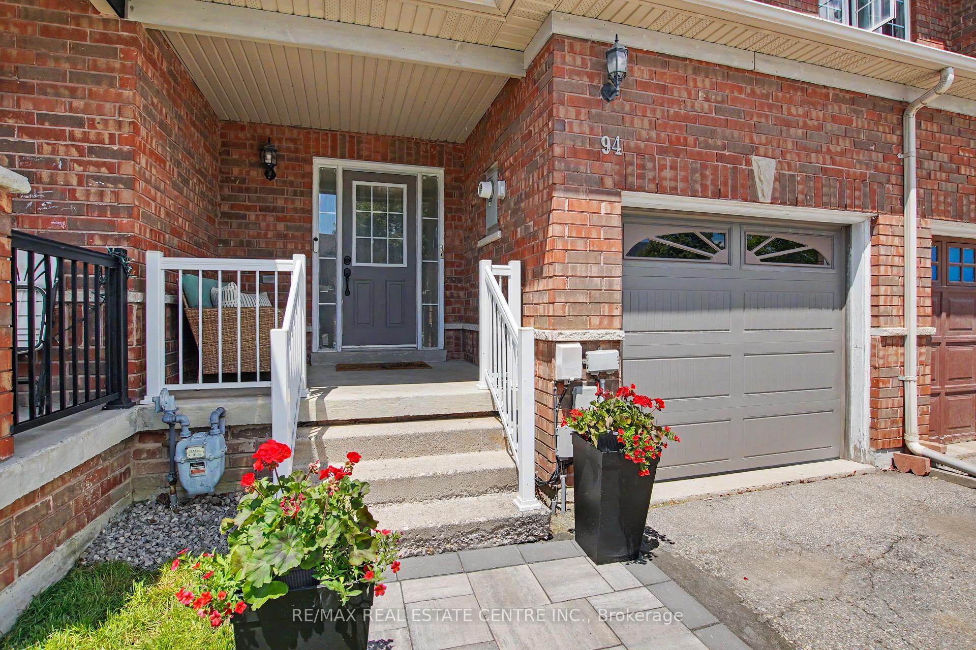 Photo 4 of 94 Timbertop Crescent, Brampton, Sandringham-Wellington — HOMEH