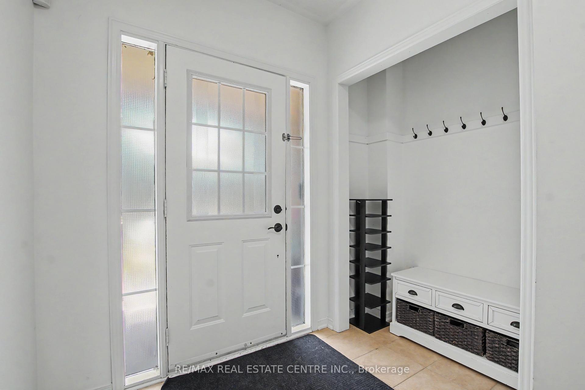 Photo 5 of 94 Timbertop Crescent, Brampton, Sandringham-Wellington — HOMEH