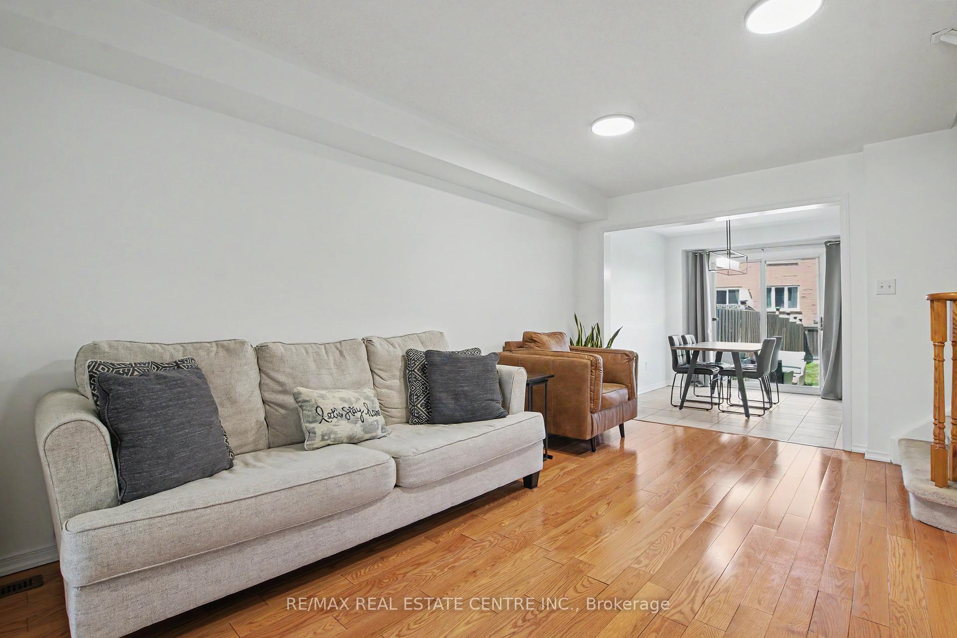 Photo 9 of 94 Timbertop Crescent, Brampton, Sandringham-Wellington — HOMEH