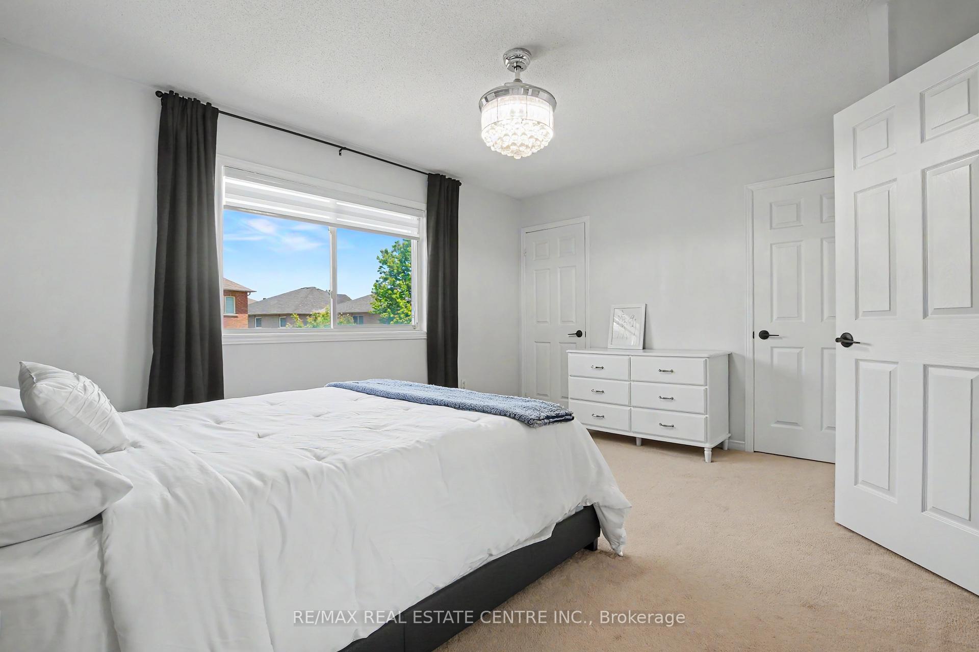 Photo 18 of 94 Timbertop Crescent, Brampton, Sandringham-Wellington — HOMEH
