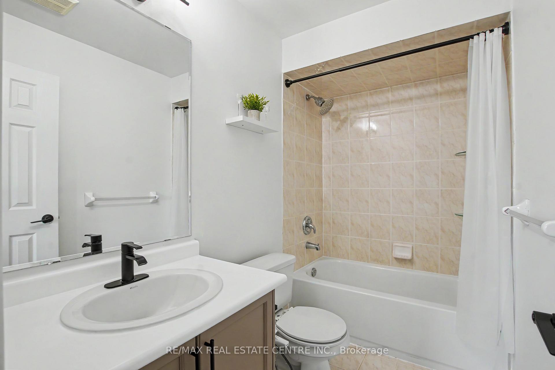 Photo 19 of 94 Timbertop Crescent, Brampton, Sandringham-Wellington — HOMEH